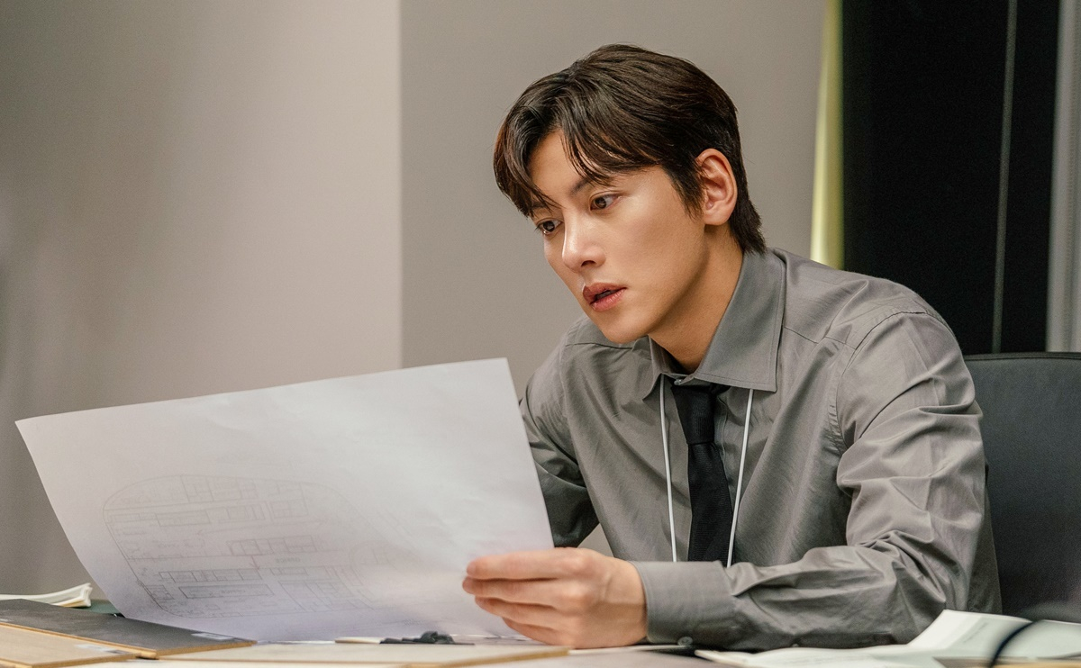 '日 딸기 농부'와 사랑에 빠진 지창욱 '메리 베리 러브'