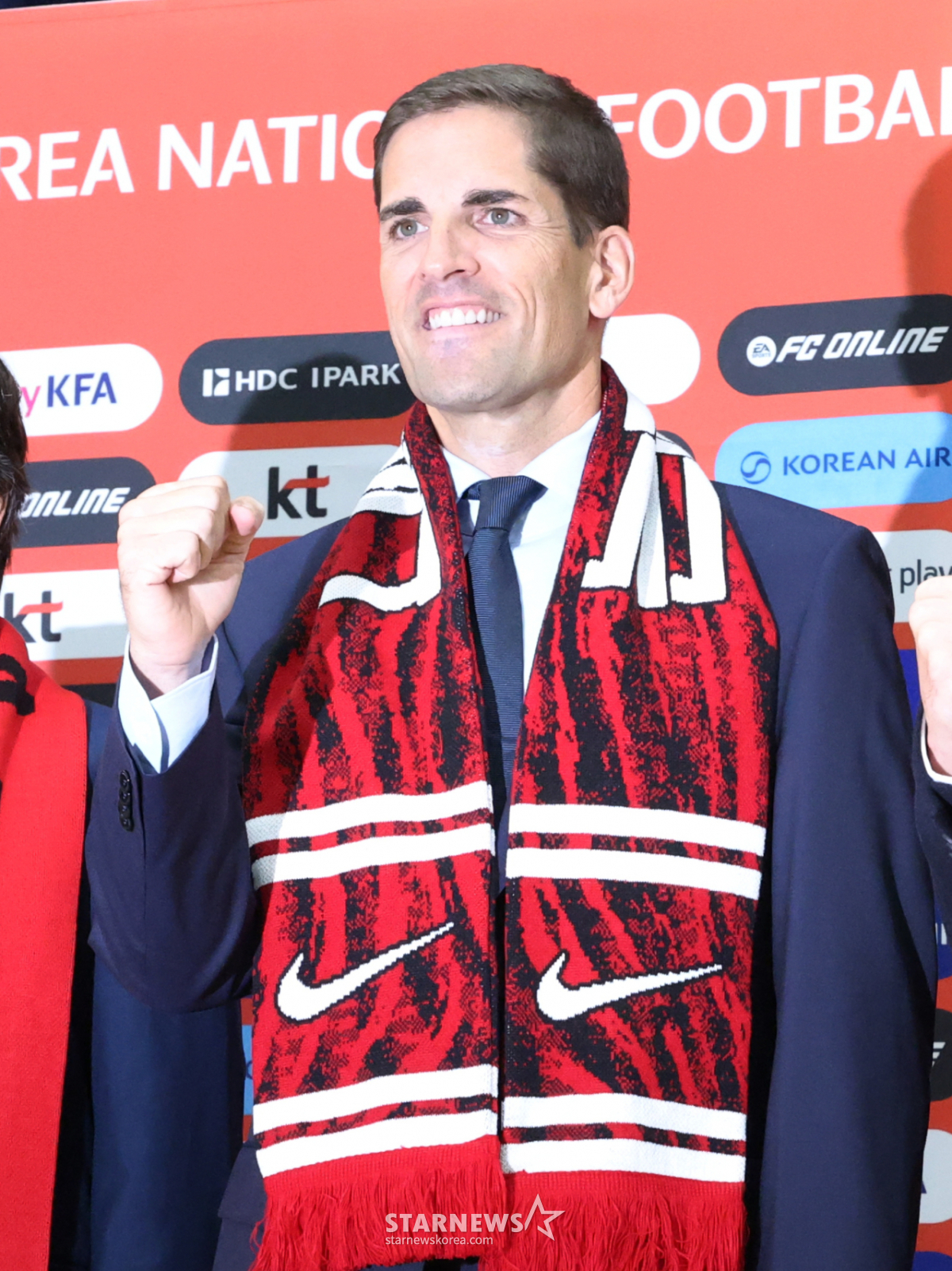 [포토] 로베르트 모레노 '코리아 파이팅'