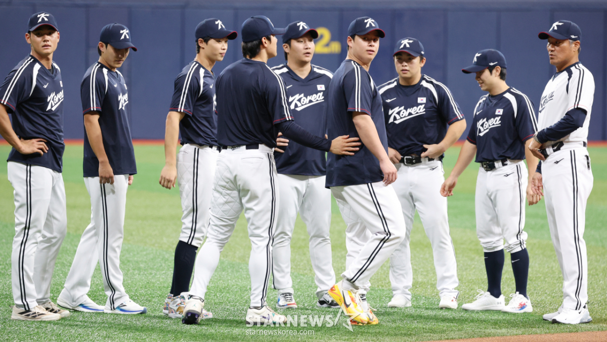 [포토] 캡틴 노시환 '승부처는 수비'