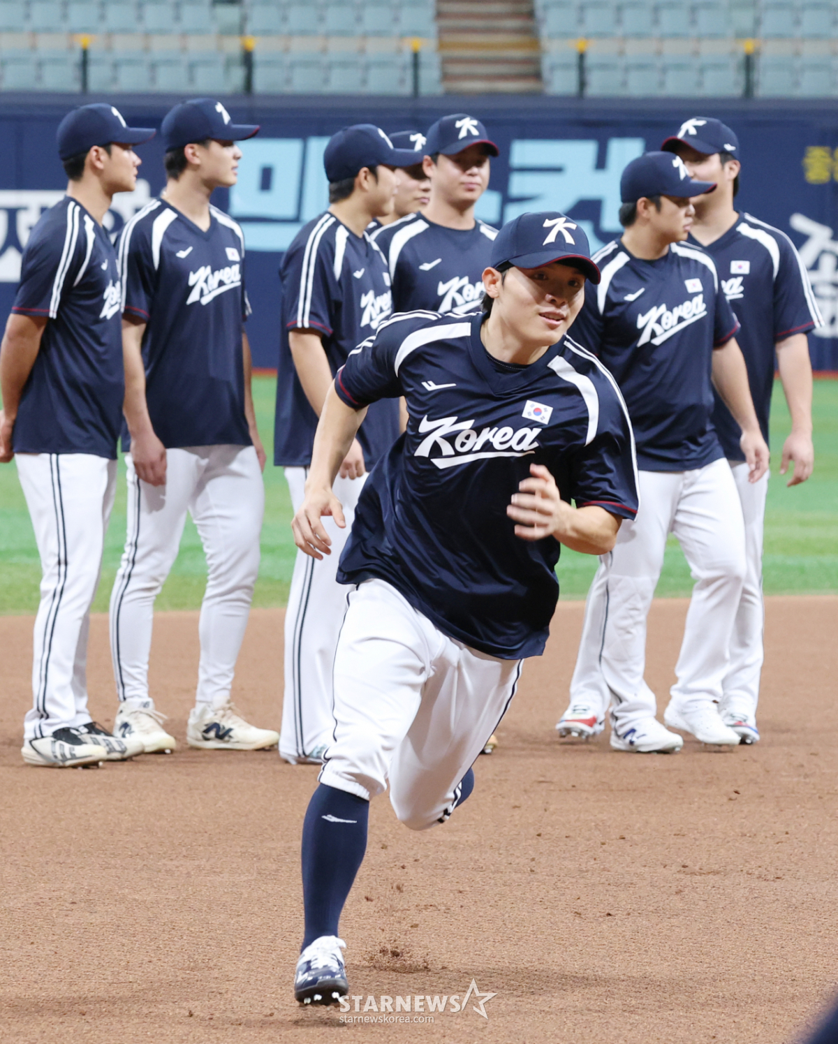 [포토] 정준재 '여차하면 홈으로'