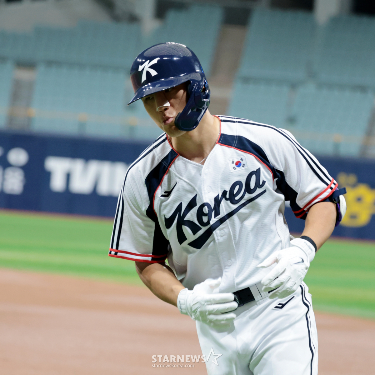 [포토]'아쉽구나!' 첫타석 내야땅볼 김도영