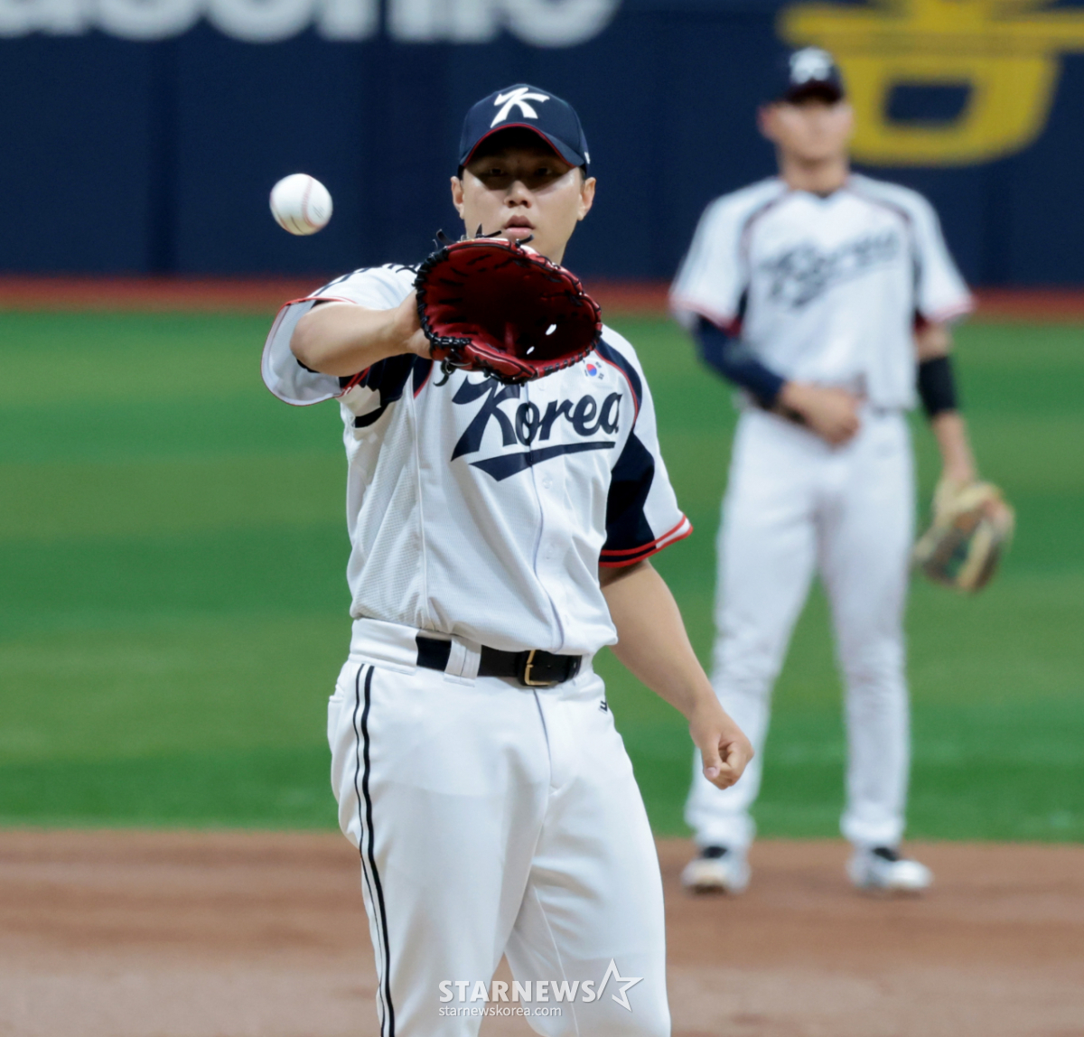 [포토]'3회초 등판' 배찬승