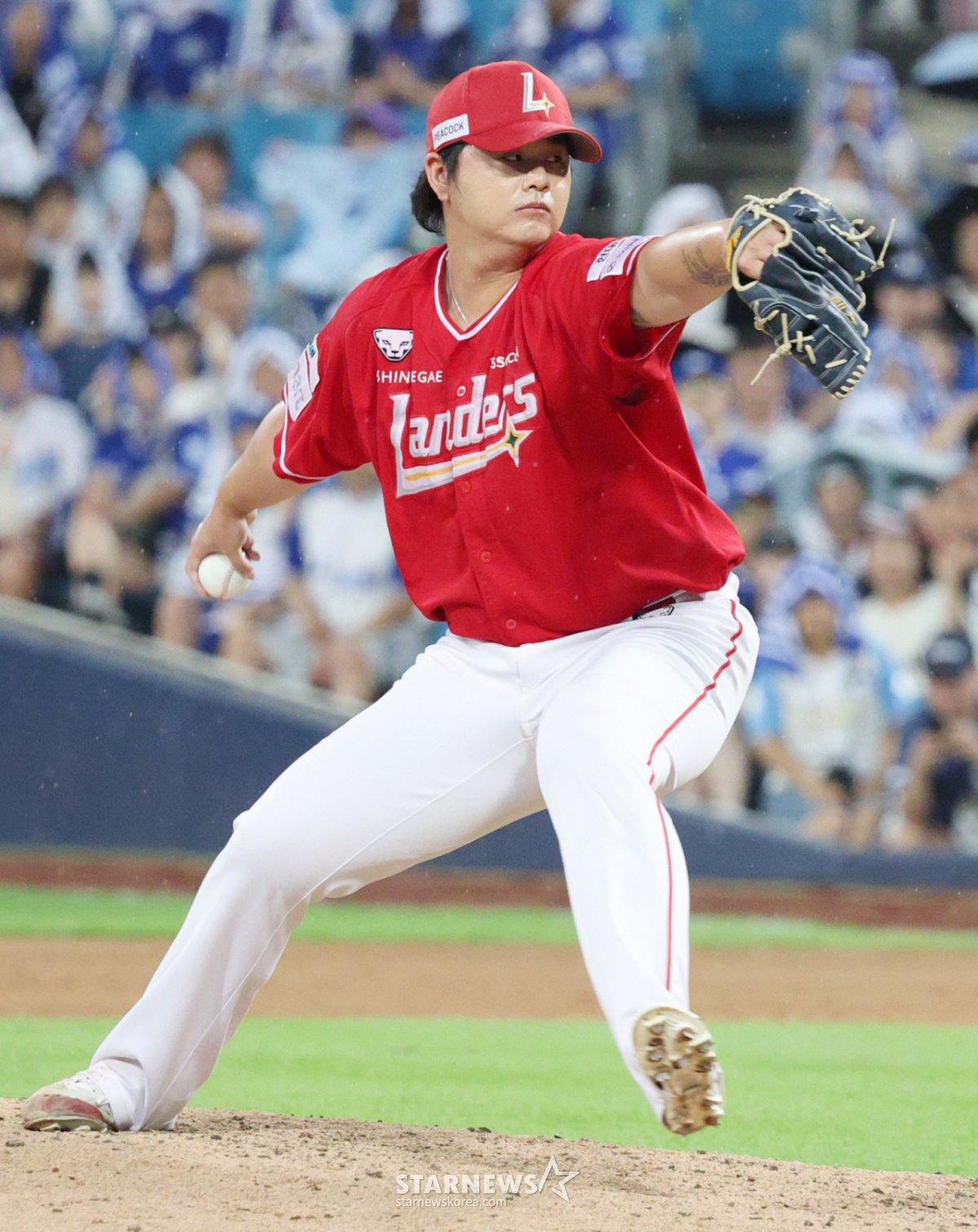 안지만·구승민→주권·정우영·김진성·노경은 이어 SSG 김민, KBO 역대 7번째 3시즌 연속 20홀드 달성까지 1개 남았다