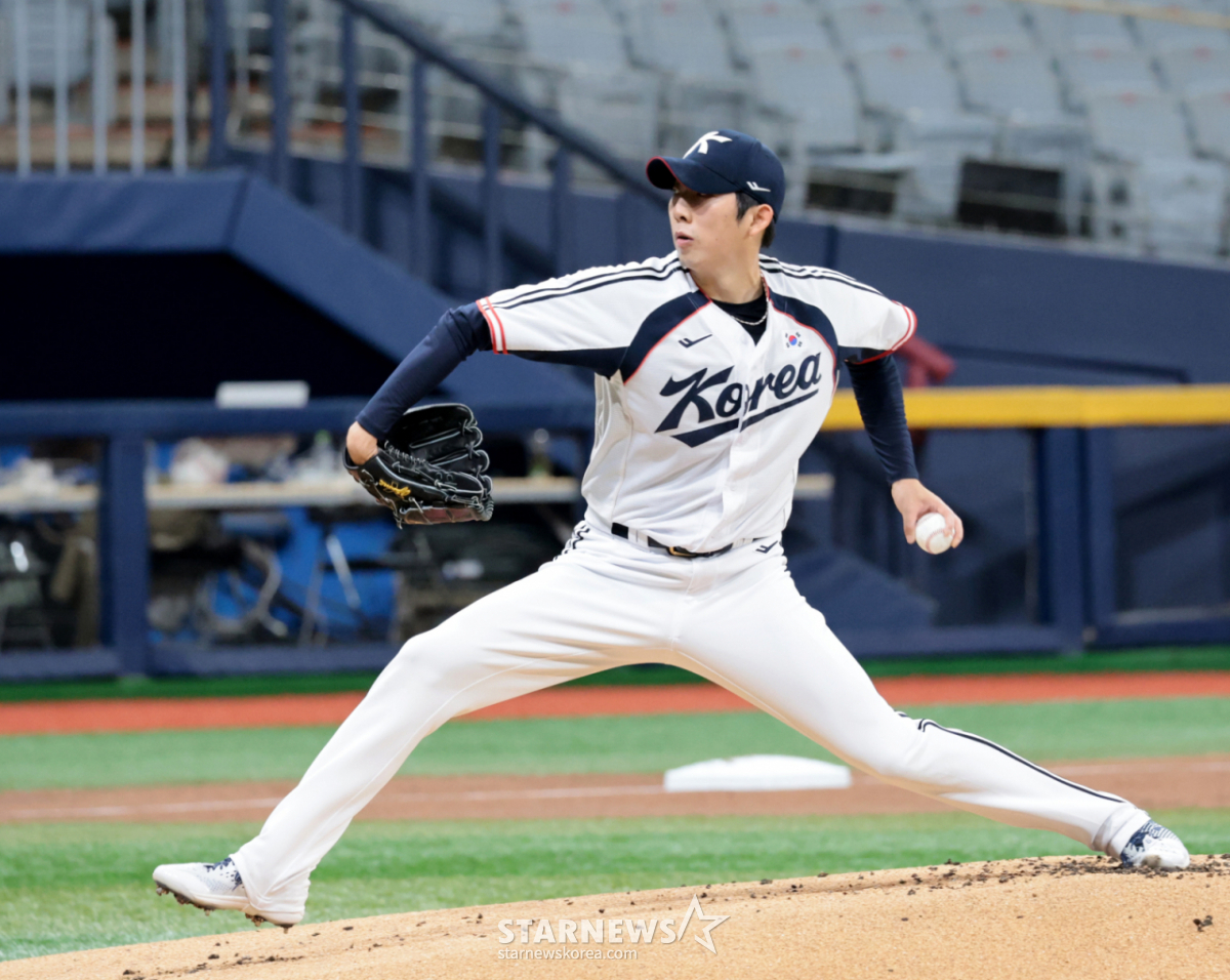 "4연속 안타 맞았다고? 괜찮아" 이강철은 왜 웃었나... ERA 5.92 국대 좌완, KT는 돌아오기만 기다린다