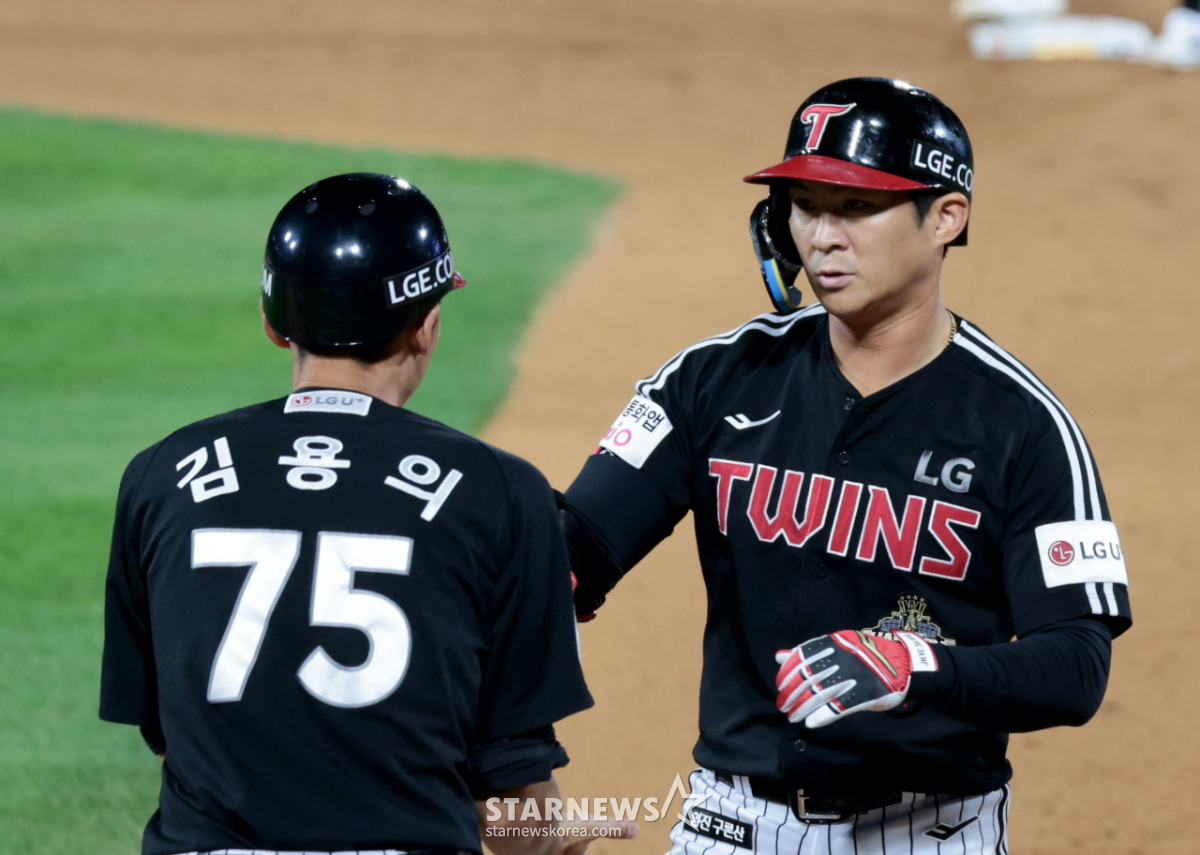 [포토]앞타석 홈런이었느네 '내 앞에서 고의사구라!' 적시타 오지환