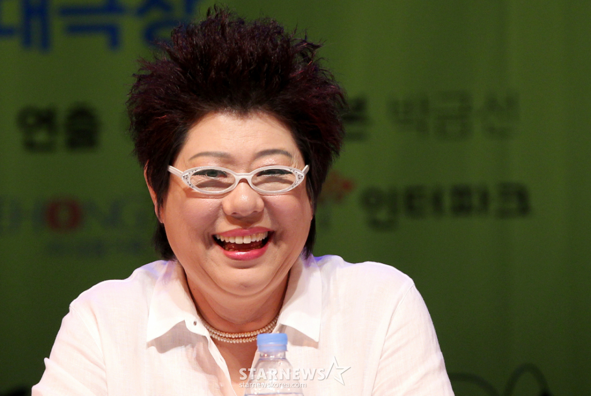 양희은, 다시 암 투병 고백.."암 수술 후 각막이식 수술" [스타이슈]