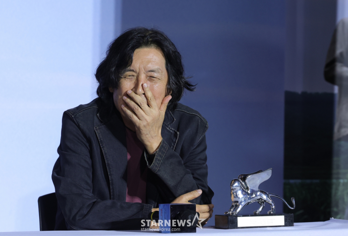 '가능한 사랑' 이창동 감독 "베니스 수상 영광이지만, 관객의 반응 더 기뻐" [스타현장]