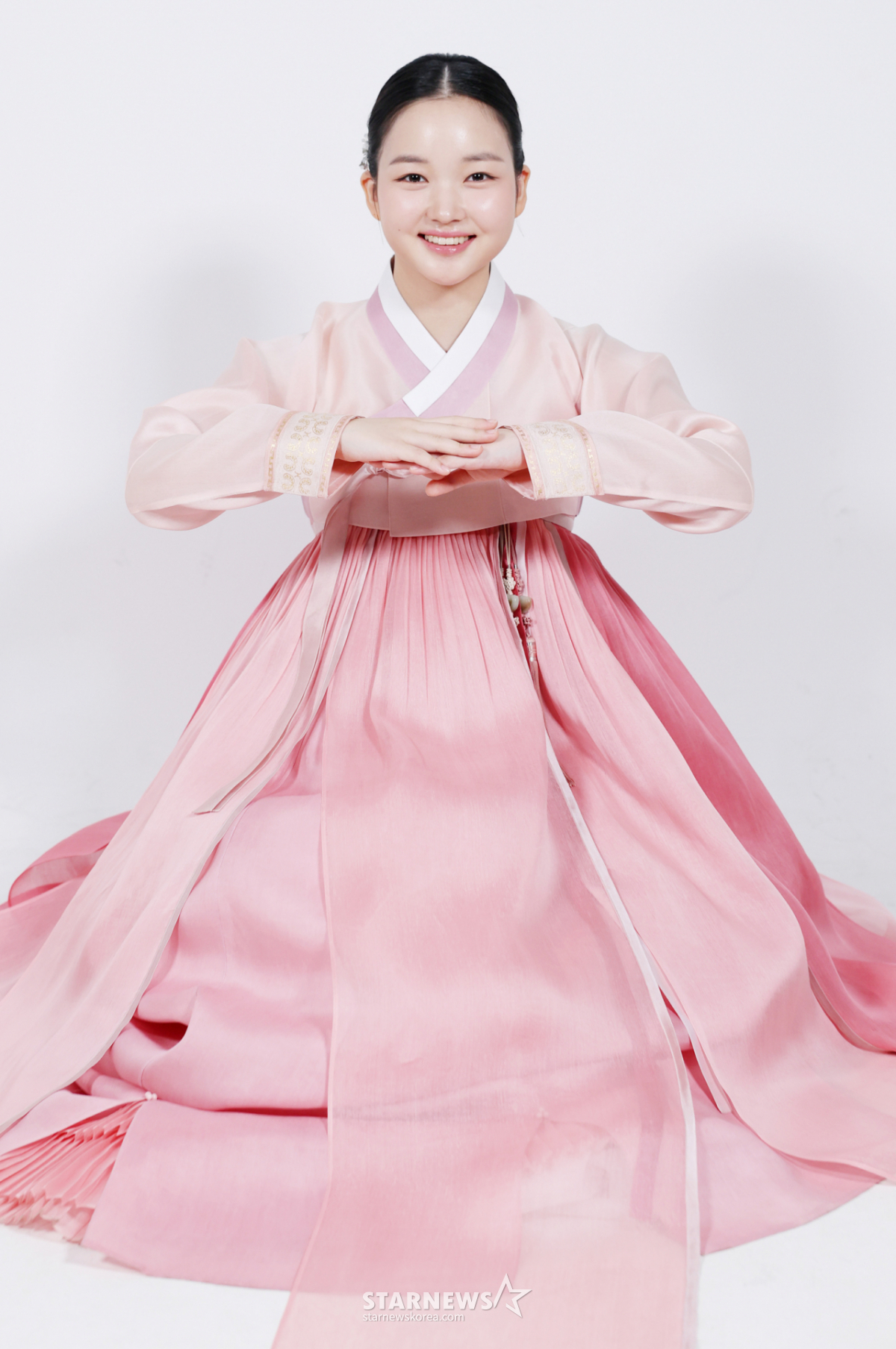 최유리 '암살자(들)'로 소원 성취 "존경해온 이민호와 호흡 신기" [한복인터뷰②]
