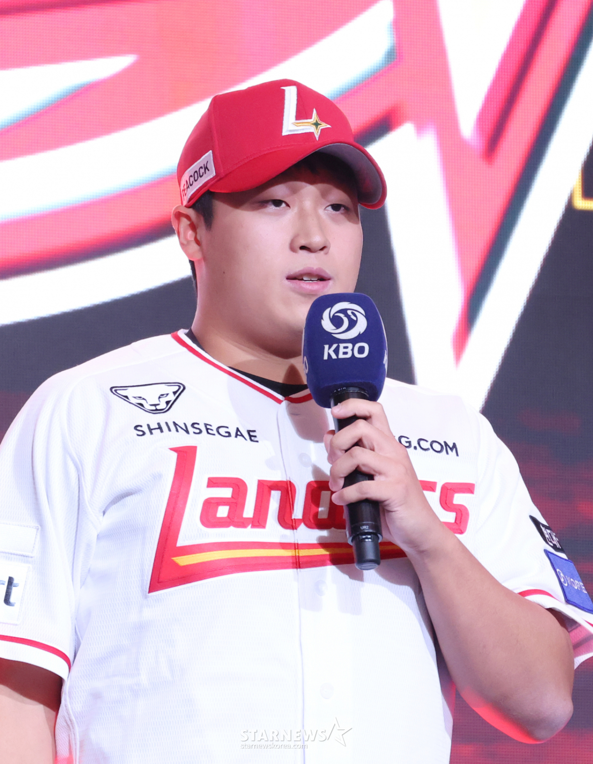 [포토] 이윤성 '랜더스로 갑니다'