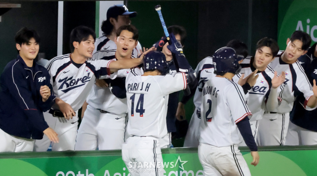 [포토] '이 방망이로 선제점 올렸다!' 박재현