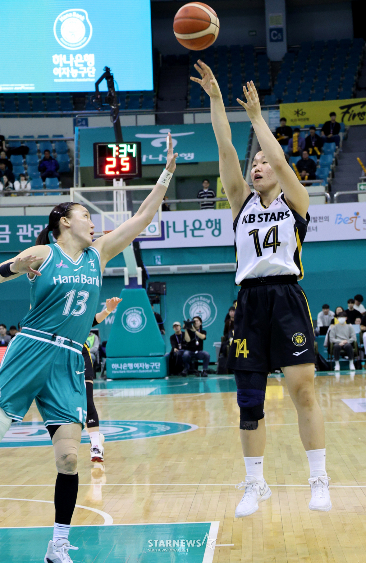 '사상 첫 金 정조준' 3x3 여자농구, 3전 전승 8강 진출 성공 [아이치 나고야 AG]
