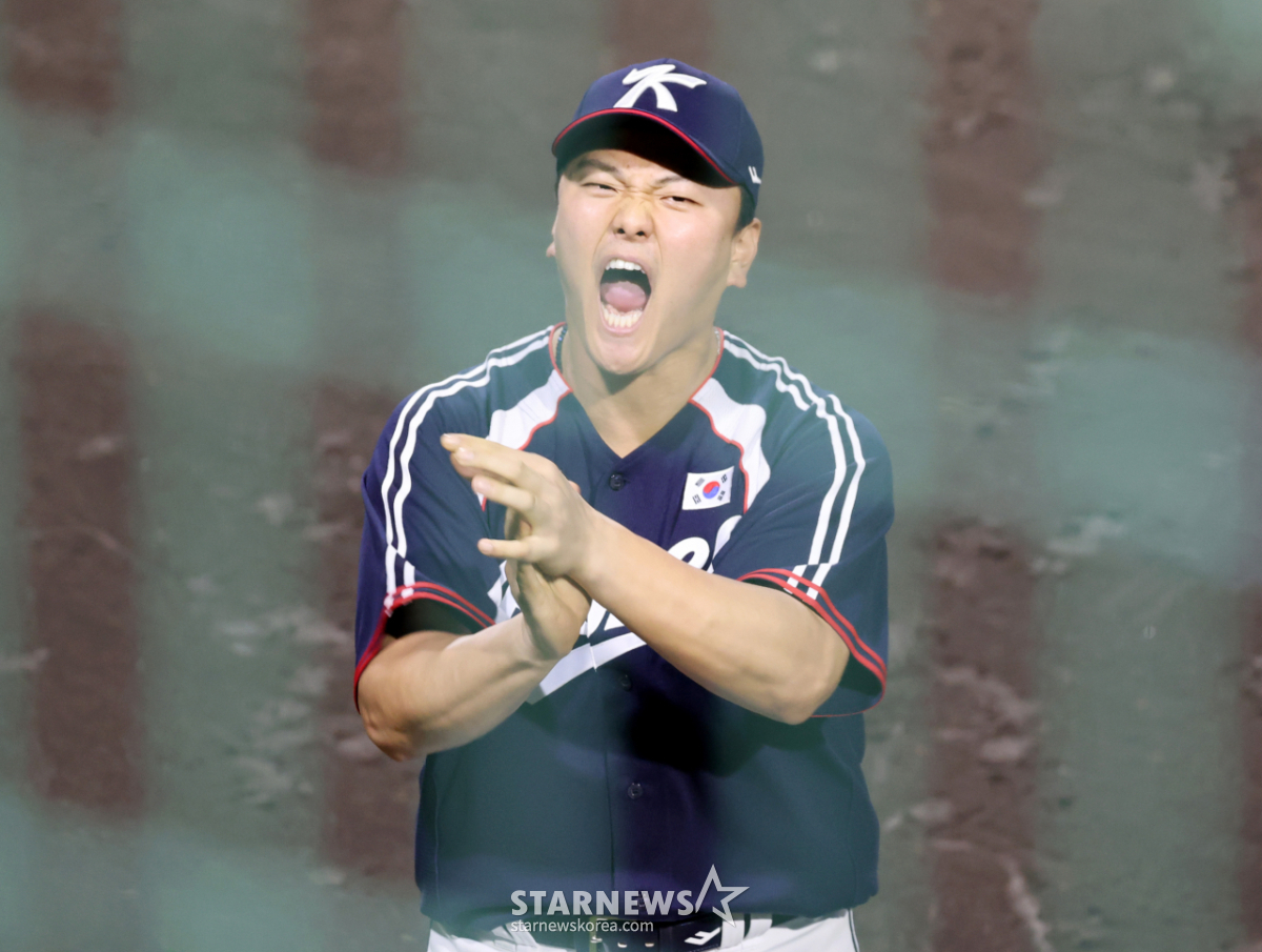 [포토]'오늘 대한민국 덕아웃리더는' 김건희