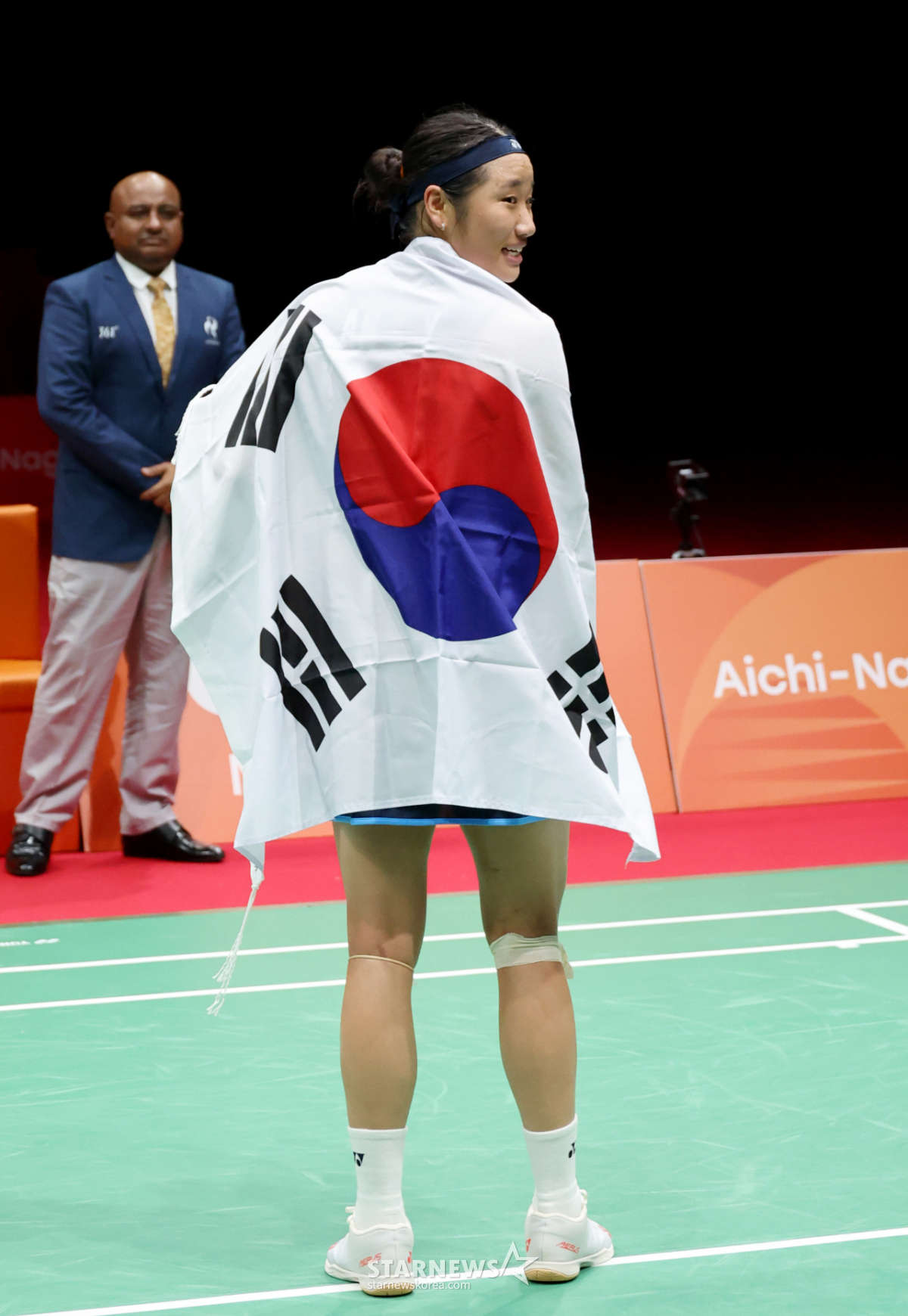[한번에쓱] 태극기 잘 어울려요? '야마구치 2-0 셧아웃' 금메달 따낸 안세영
