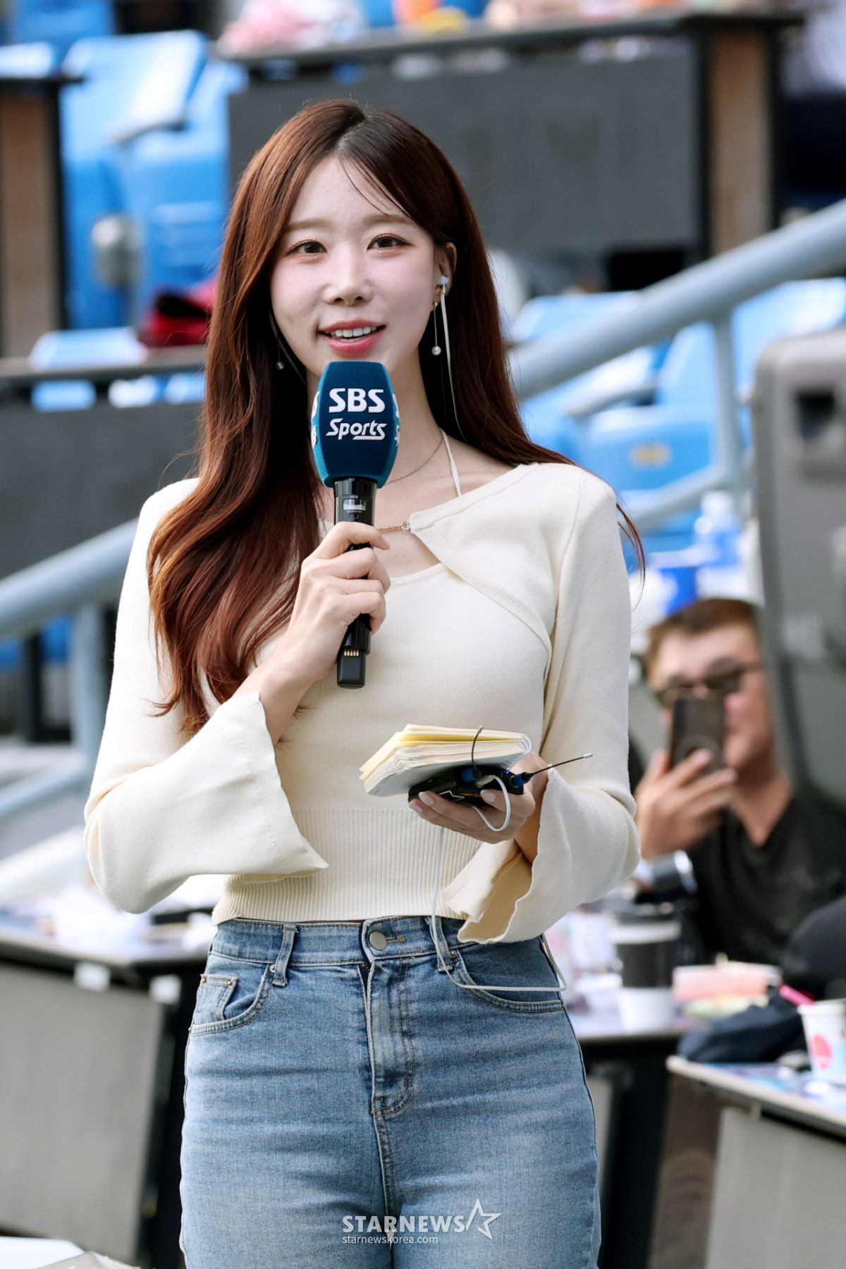 [포토] 진달래 아나운서 '가을에도 진달래죠'