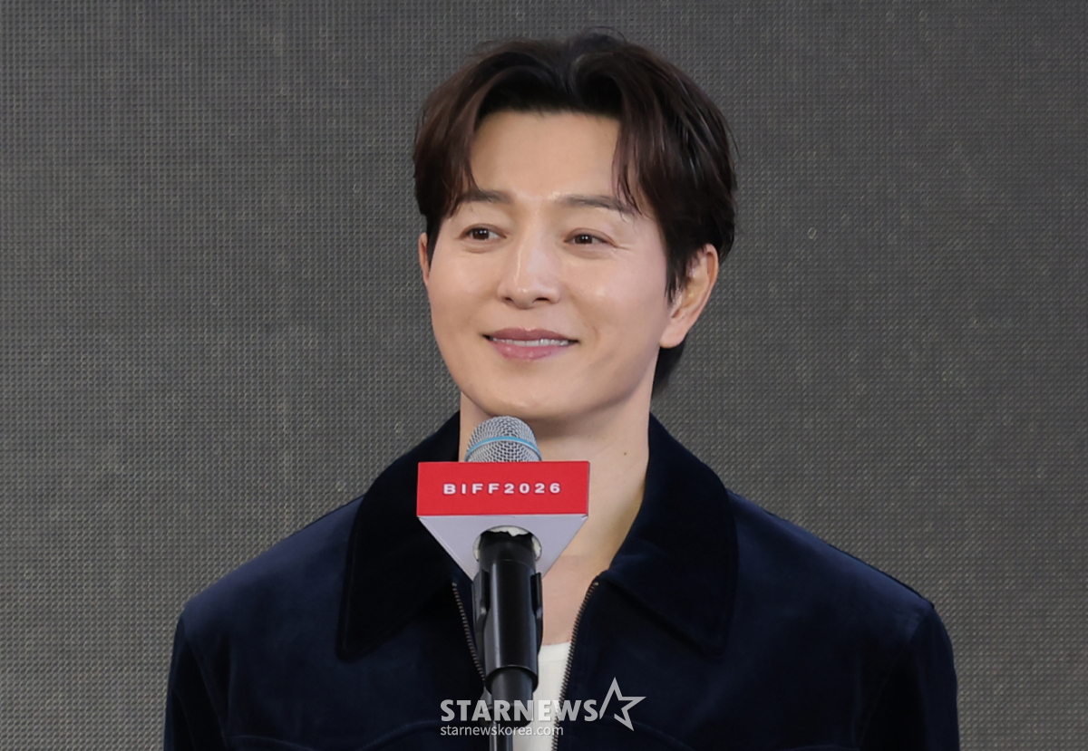 '자필' 정성일 "신인 감독과 작업?..불안하지 않았다" [31회 BIFF]