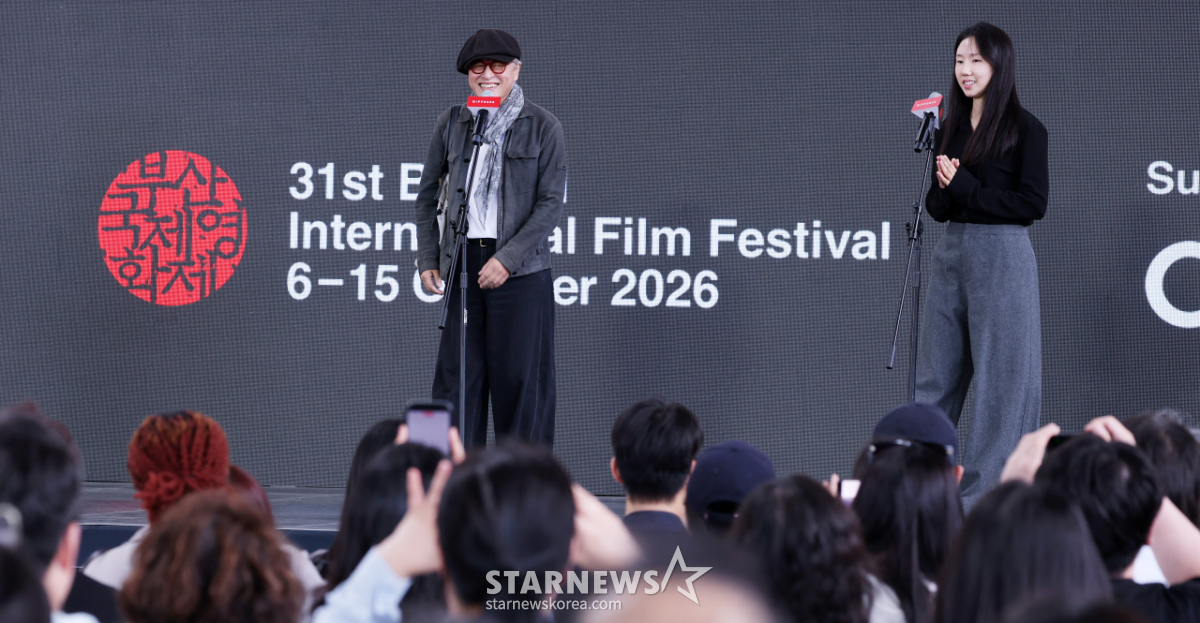 홍상수 감독의 35번째 영화 '눈 둘 데가 없네'[★포토]