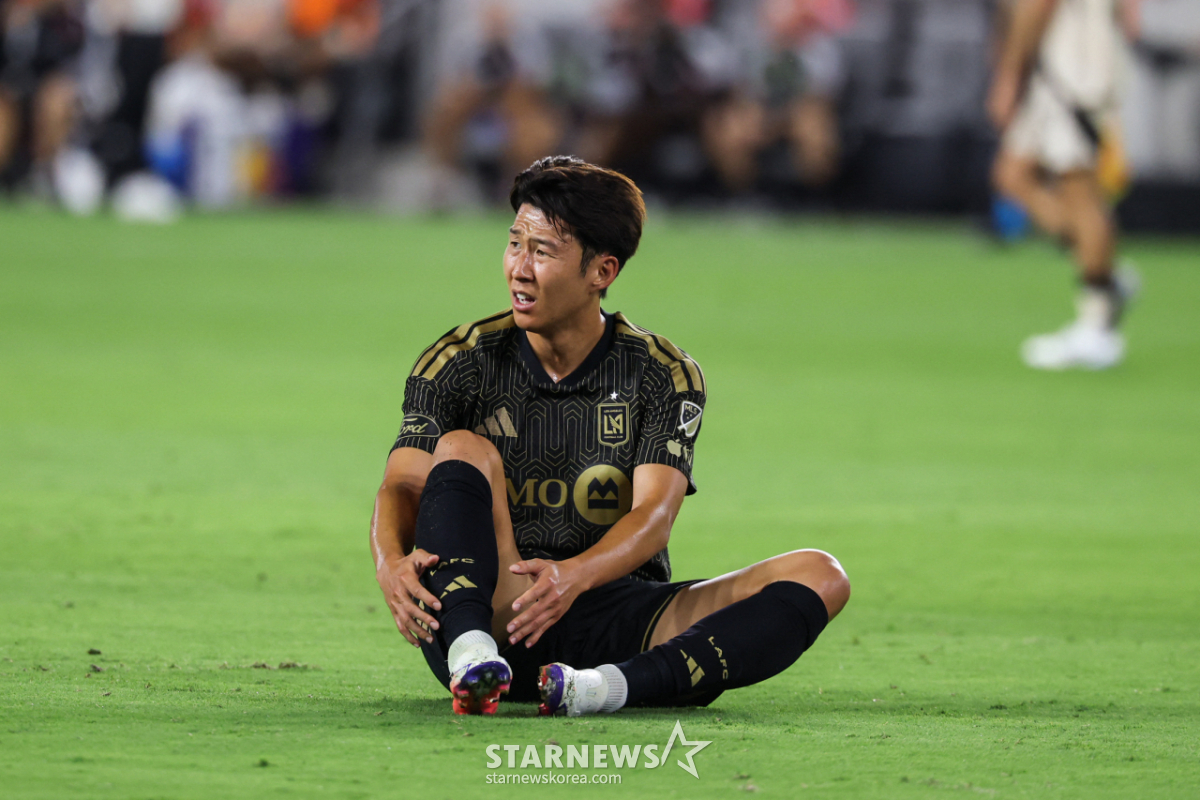 '96즈 대표팀 은퇴설' 손흥민 고충 토로했나, LAFC 감독 "A매치 이후, 정신적 상태 얘기 나눴는데..."