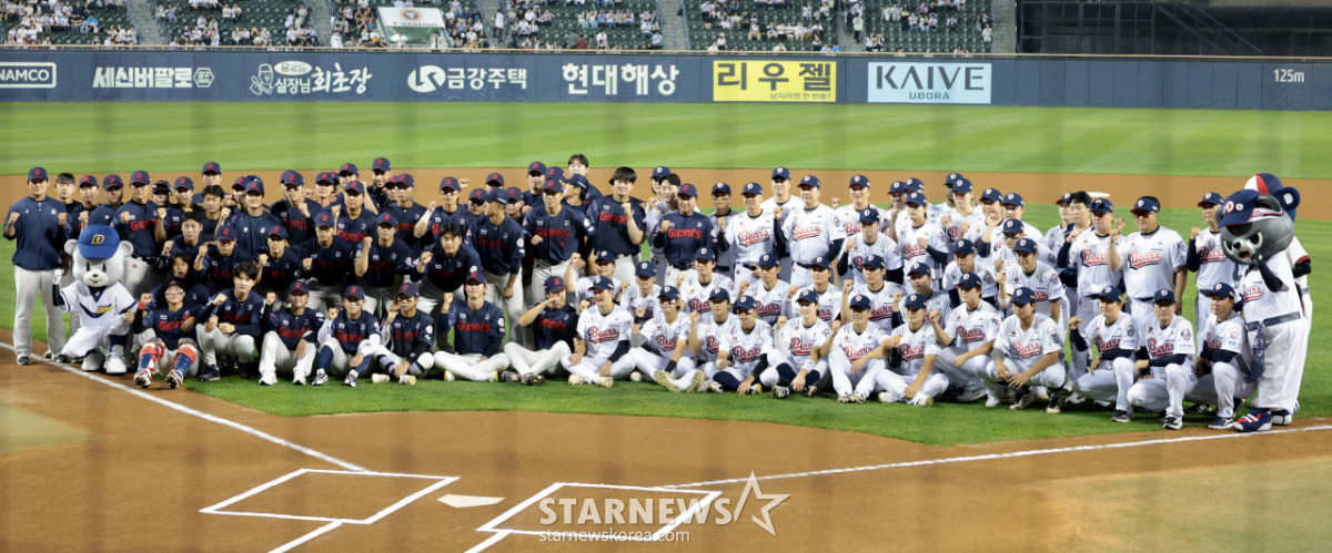 [포토] '잠실구장 마지막 페넌트레이스를 기념하며'