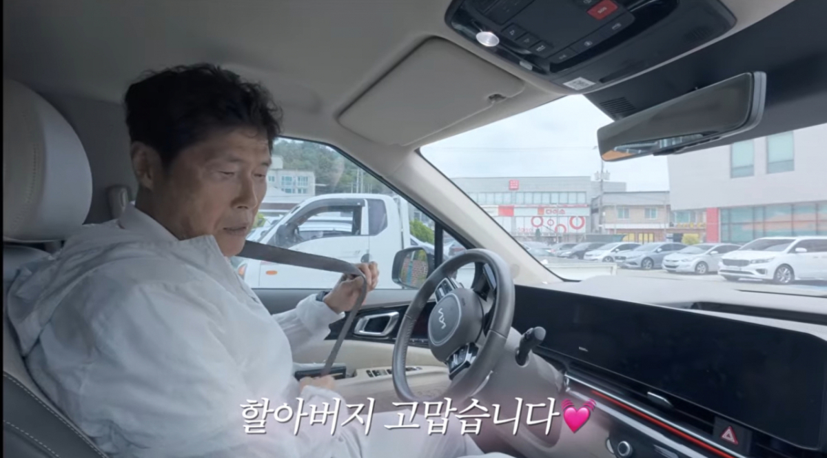 차범근, 손녀와 다이소에서 7만원 넘게 결제.."갖고 싶은 거 다 담아"