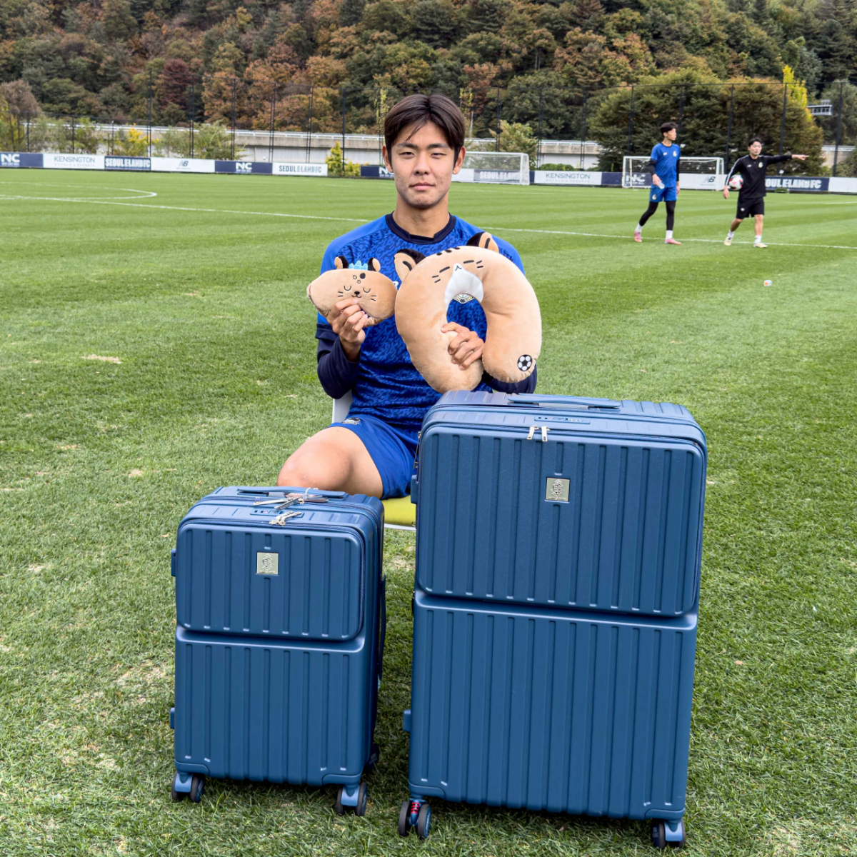 "원정 이동도 편하겠네" 서울 이랜드, 수면안대·목 베게 포함 '특별 캐리어' 나왔다