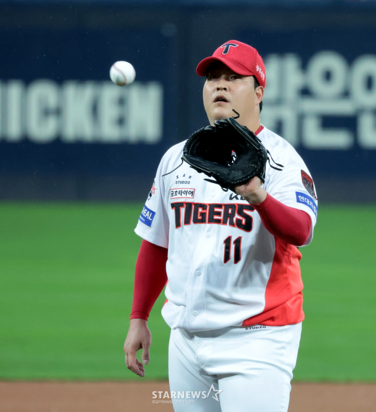 [포토] '8회초 등판한' 조상우