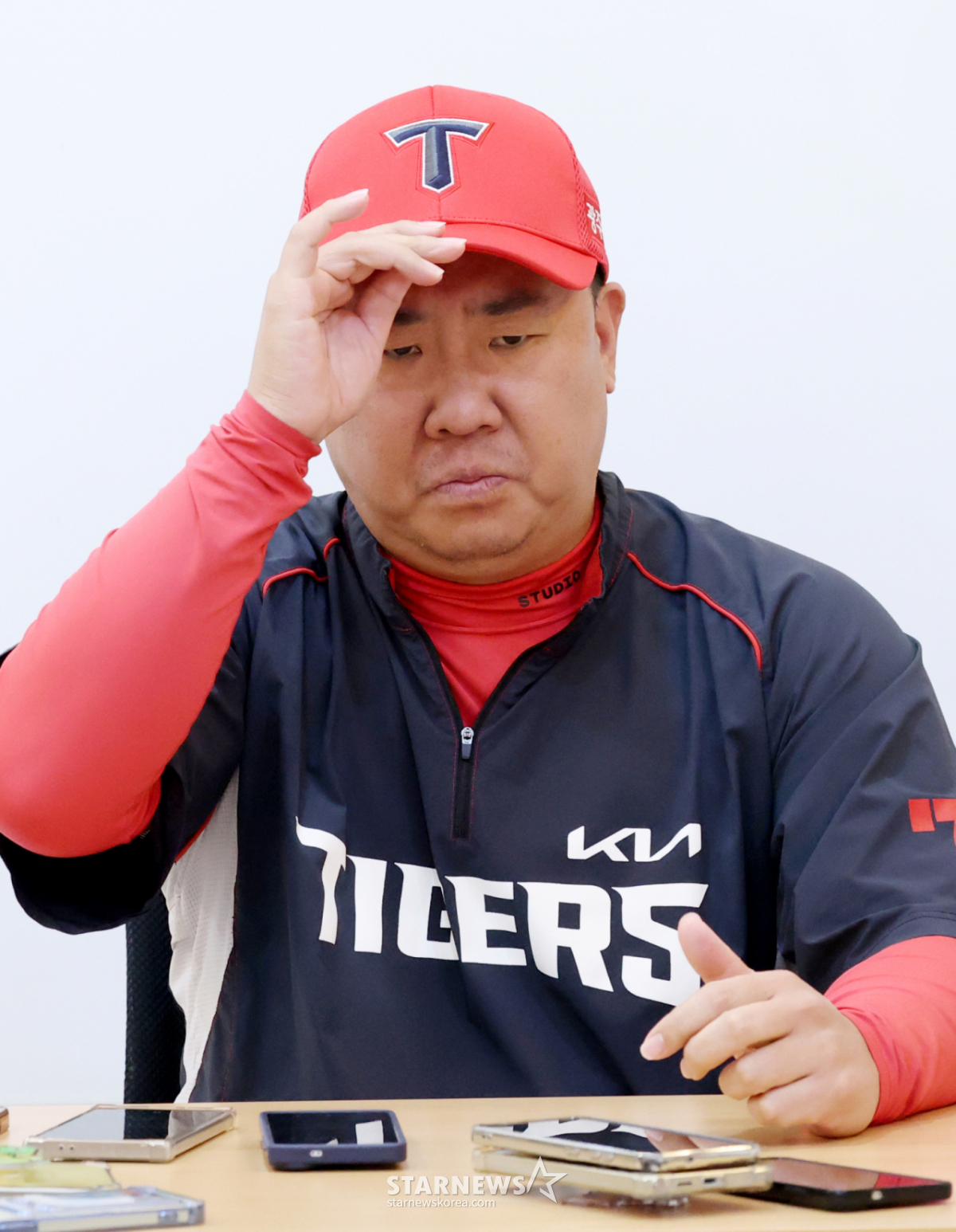 '김호령까지 뺐다' KIA 이범호 감독 파격 승부수! '왜' 수비 최고 중견수 대신 좌타자 7명 내보냈나 "오늘을 마지막 경기처럼" [준PO3 현장]