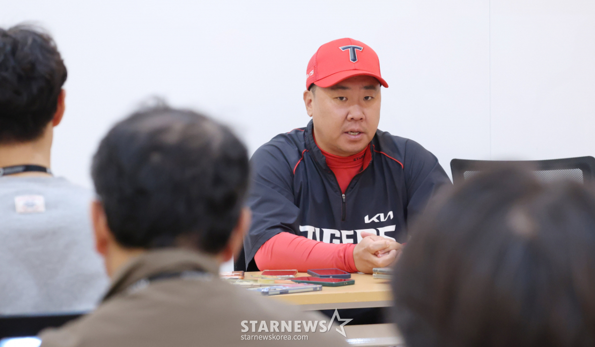 [포토] 이범호 '카라스코 공략법 찾았다'