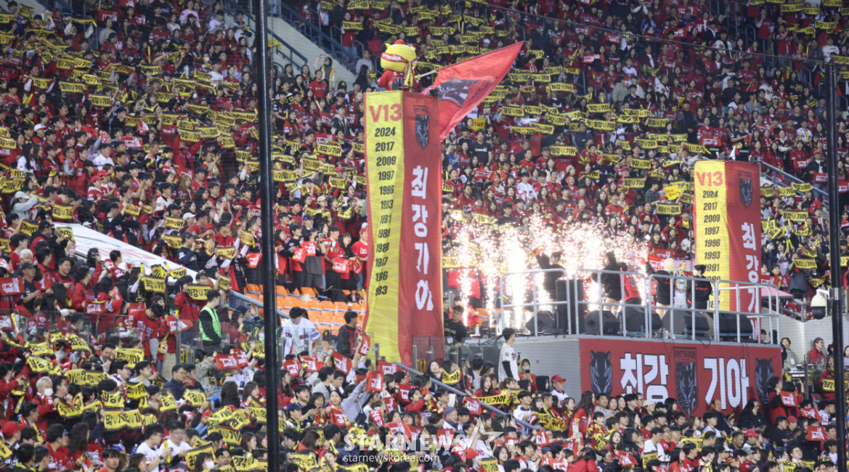 '매진-매진-매진-매진' KBO 가을야구 열기 미쳤다! 41G 연속 만원관중... 김도영 만루포로 '더' 뜨거워졌다 [준PO3 현장]