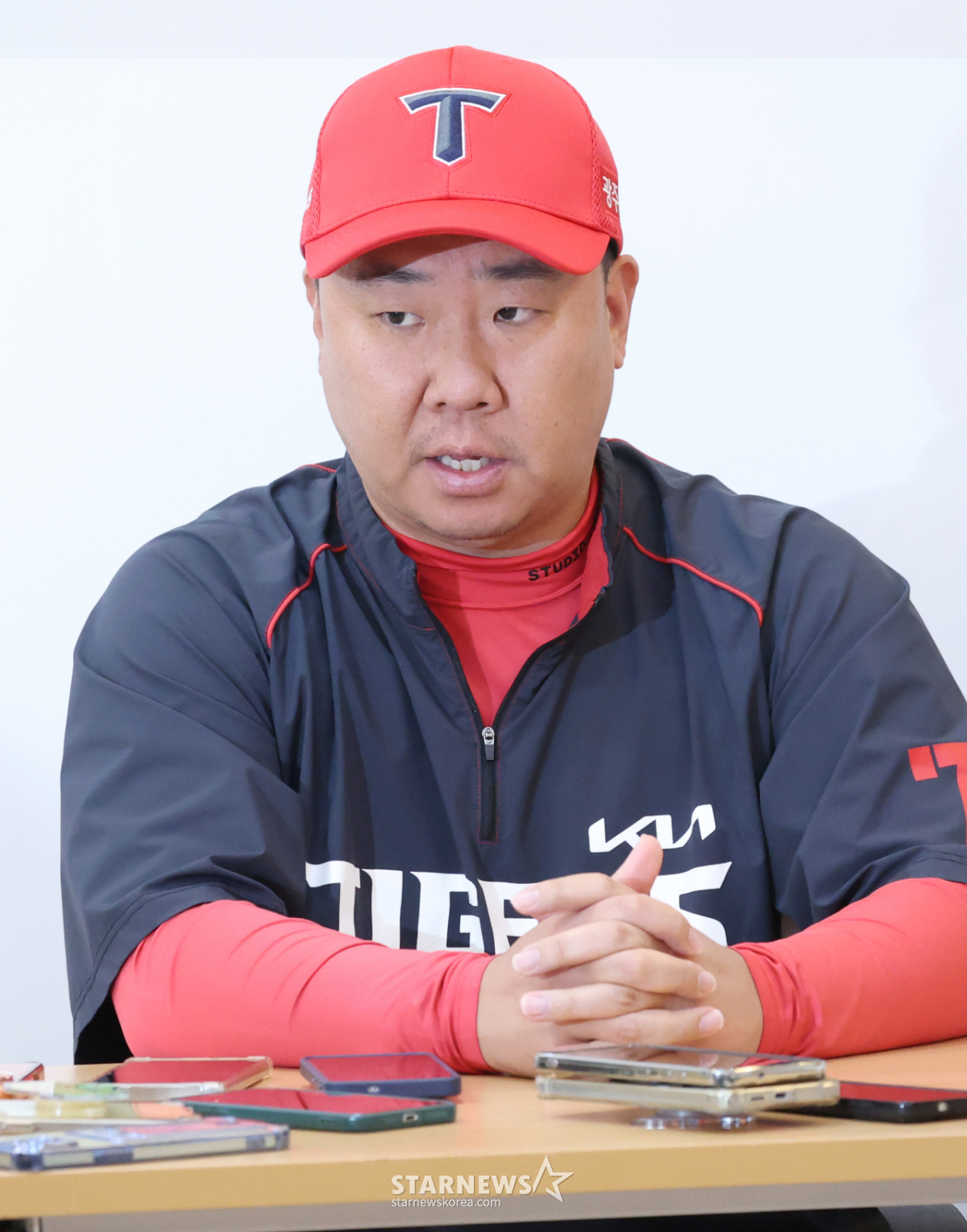 [포토] 이범호 감독 '승리 향한 굳은 의지'