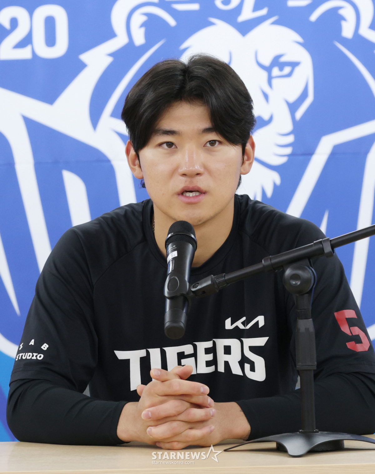 "선수들에겐 엄청난 동기부여, 팬분들도 함께 경기한다는 생각이실 것" 김도영이 밝힌 '붉은 물결'의 힘