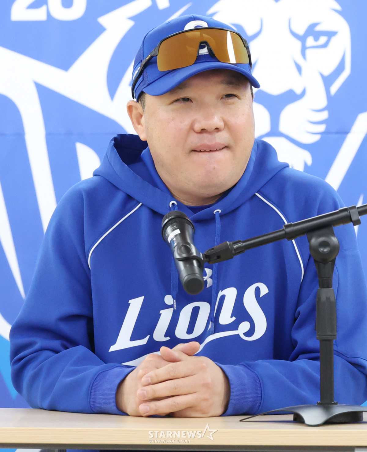 [Photo] Manager Park Jin-man, with a relaxed expression | STARNEWS