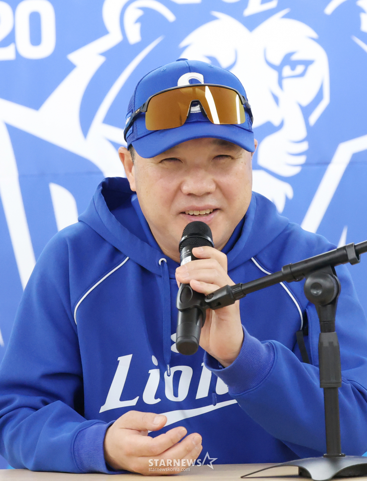 [Ảnh] Huấn luyện viên Park Jin-man 'Tôi tin tưởng Koo Ja-wook' | STARNEWS