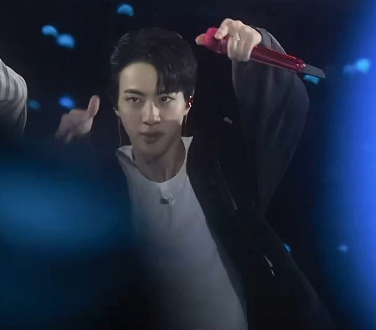BTS Jin shines on stage in Las Vegas..the world is in an uproar