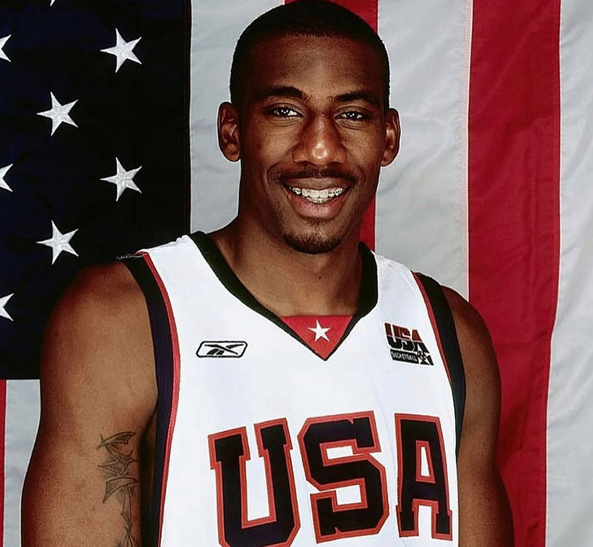 NBA 전설, 43살 늦깎이 경찰 됐다 "11개월 지옥훈련 견뎠다"... "208cm 거인 순경에 범죄자들 벌벌"
