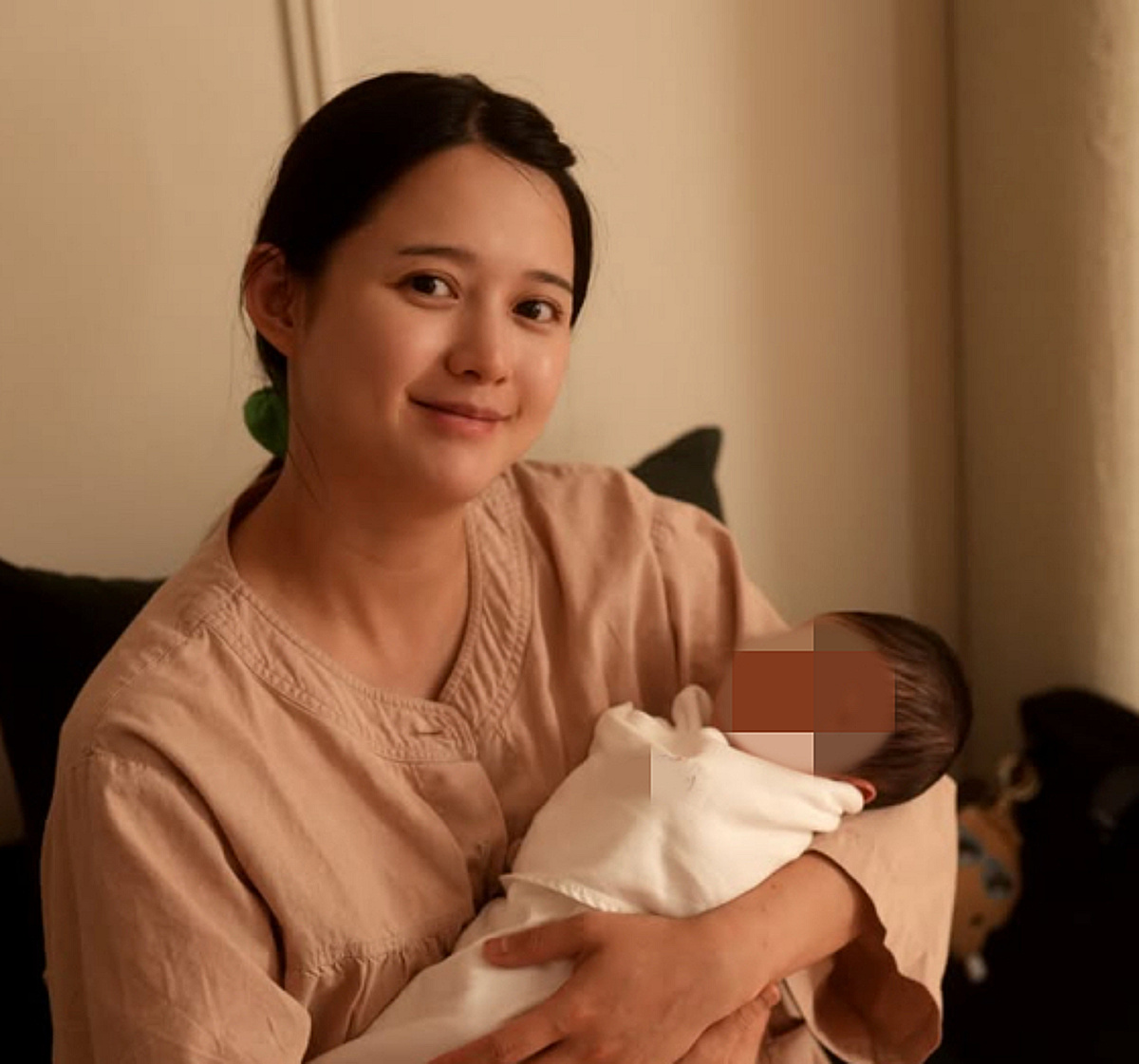 "회장님 덕에 8시 육퇴"..남보라, 생후 60일 子 수면 교육 시작