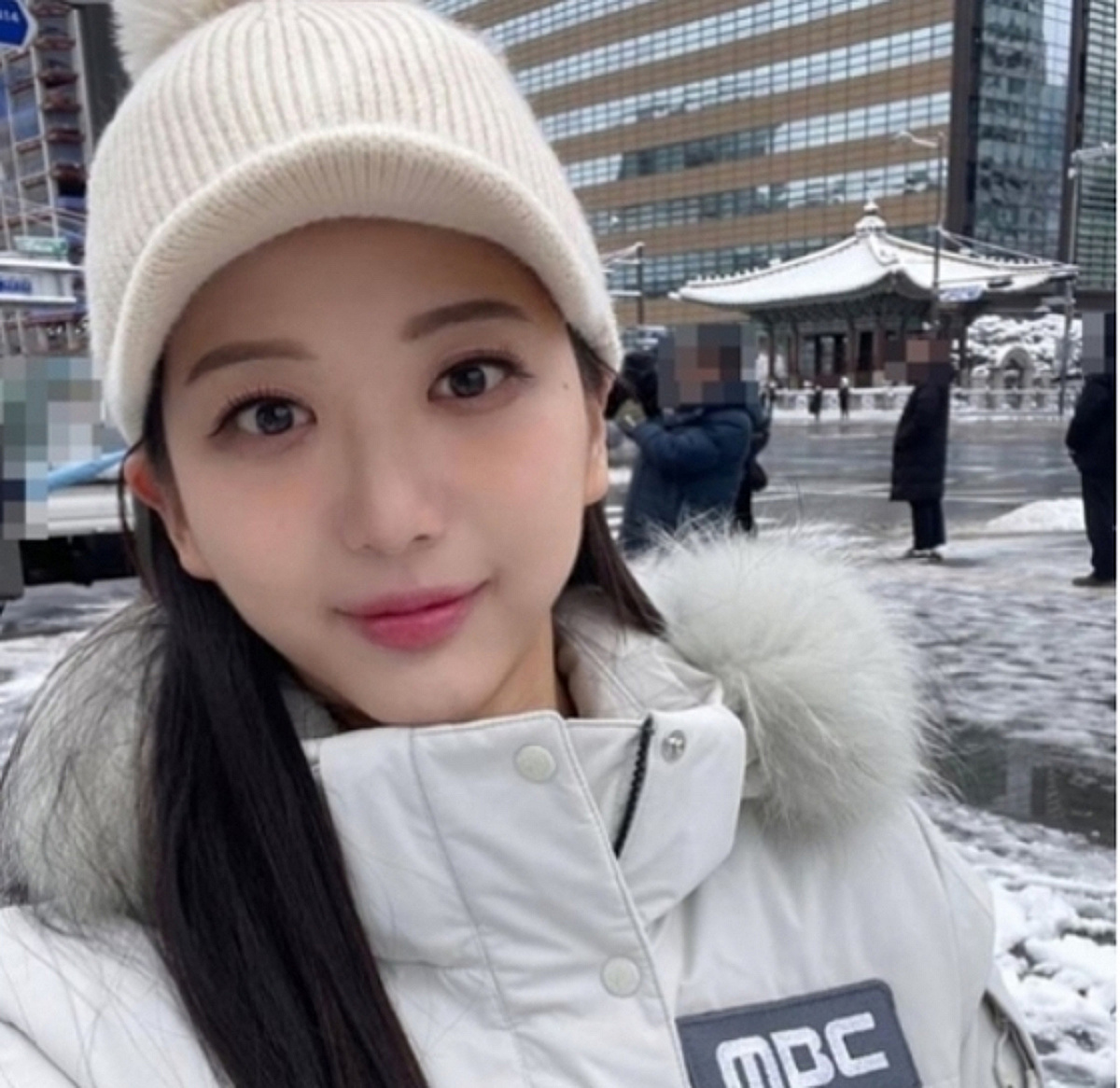 '故오요안나 가해 지목' 기캐 1명 극비 신문..판사실로 입장