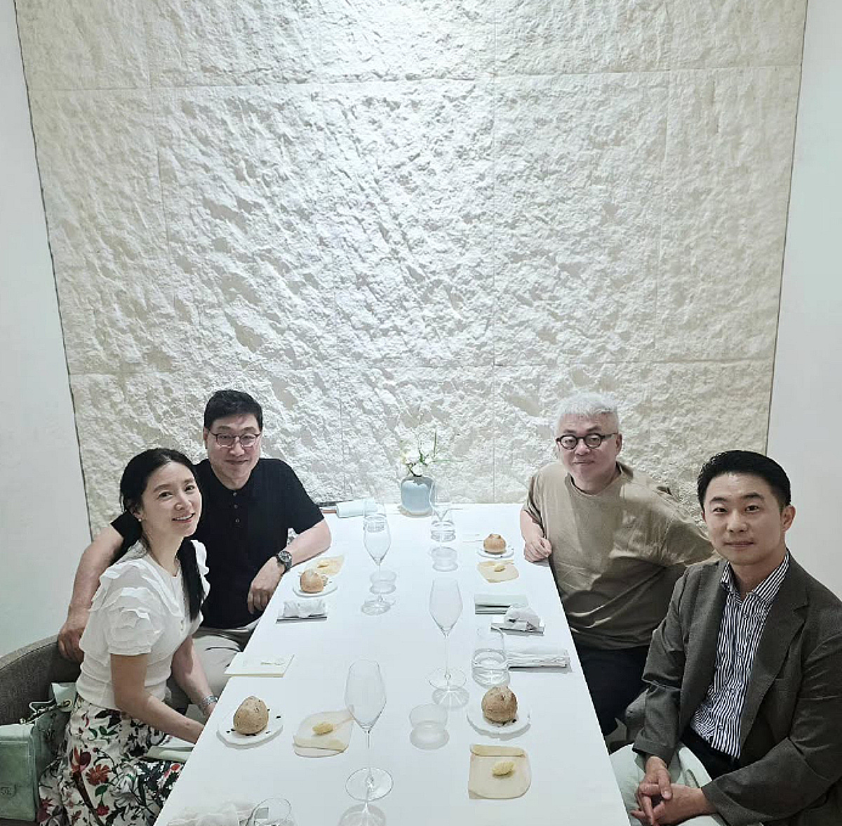 이영애, '75세 남편' ♥정호영과 근황 포착..여전한 잉꼬부부