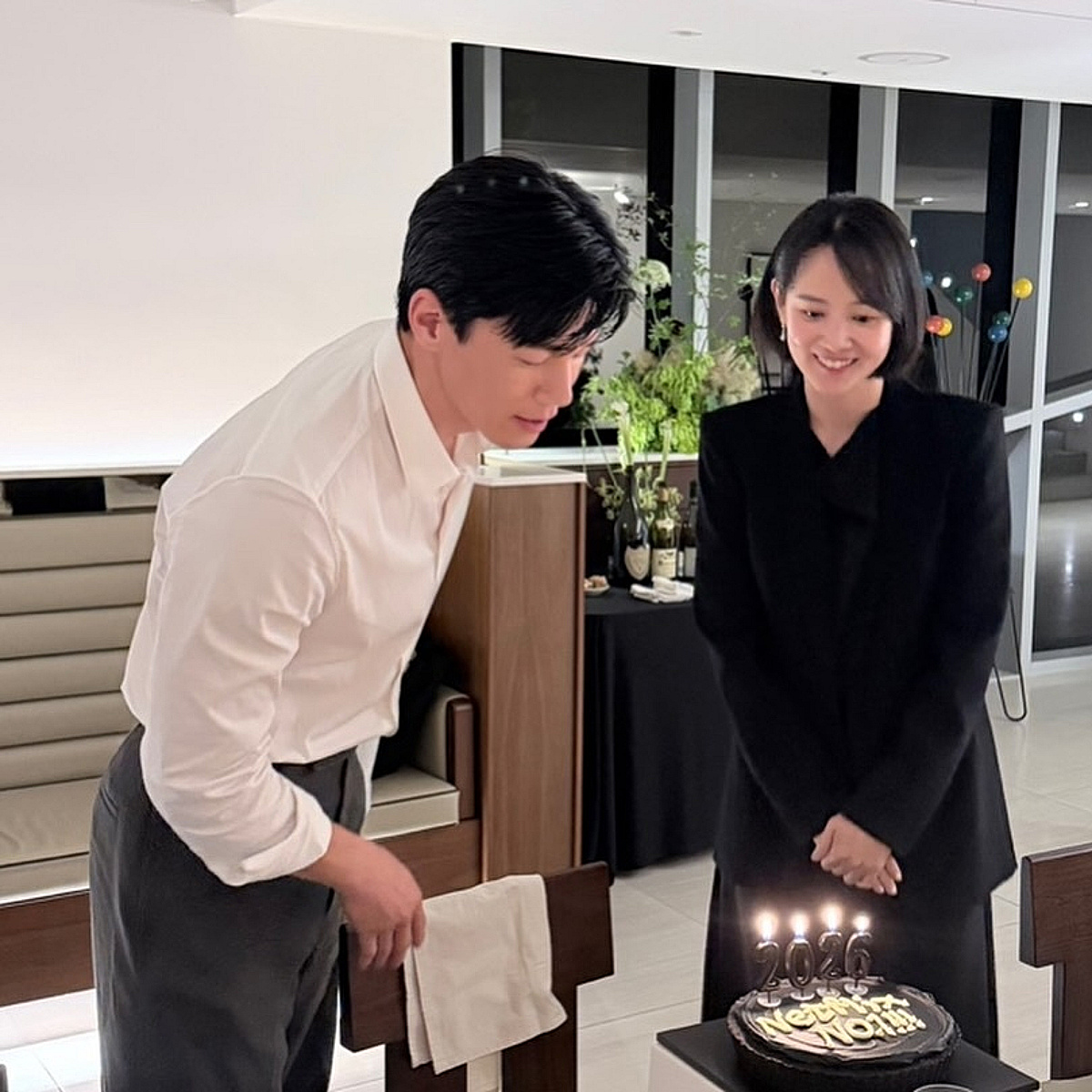 글로벌 대세 이전에 사랑꾼 남편..김무열, ♥윤승아와 '참교육' 파티