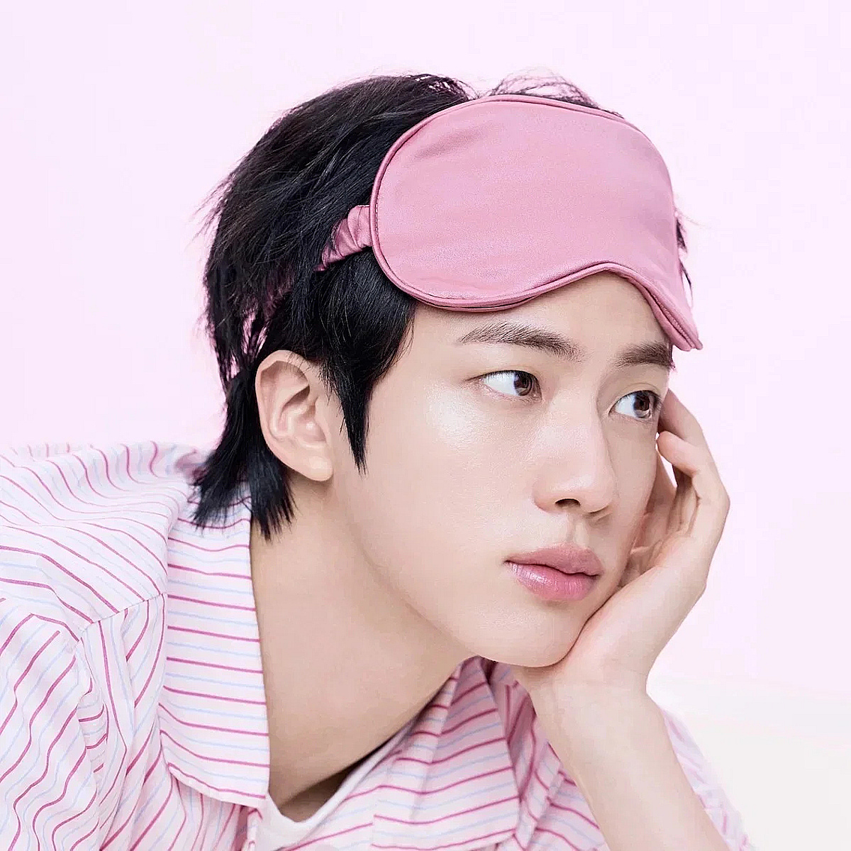 "잘 자요" 방탄소년단 진의 감미로운 굿나잇 인사..샤오홍수 핫트렌드 '역시 라네즈의 얼굴'
