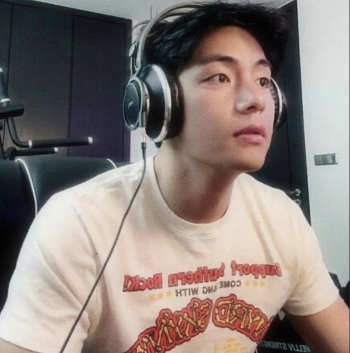 "월드투어 중에 이걸?"뷔, 리그오브레전드 '다이아몬드 2' 티어 인증[K-EYES]