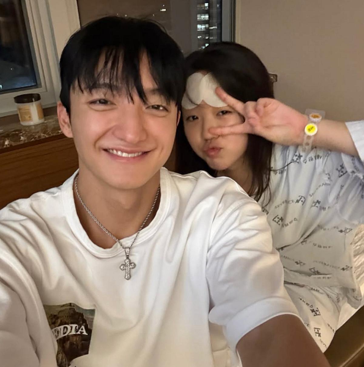 '열애' 지예은♥바타, 꽁꽁 감춘 데이트 사진 대방출..첫 럽스타 "내 강아디"[스타이슈]