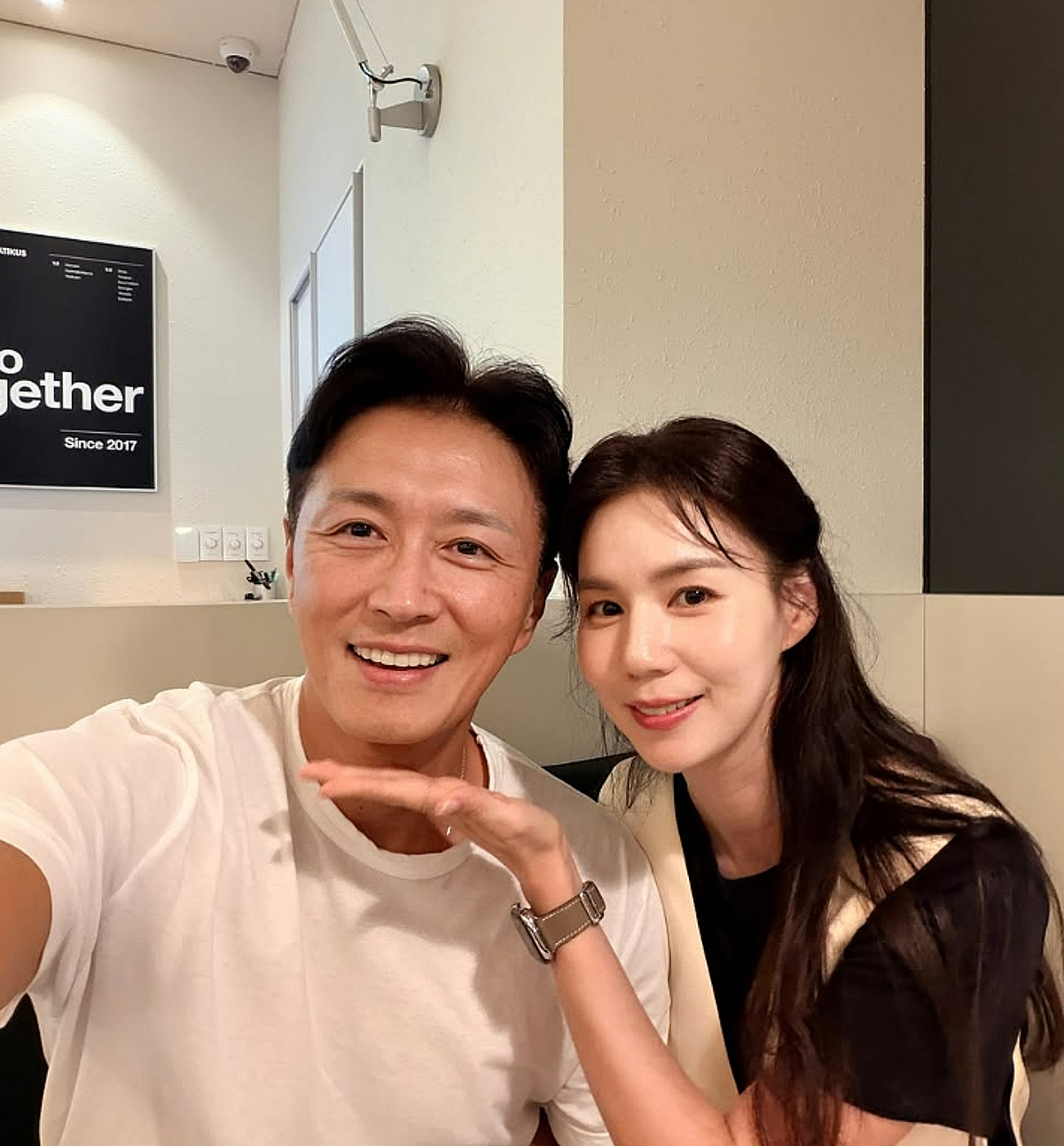 '이숙캠' 하차 진태현, 또 경사 맞았다..♥박시은과 결혼 11주년 "끝까지 책임질 것" [스타이슈]
