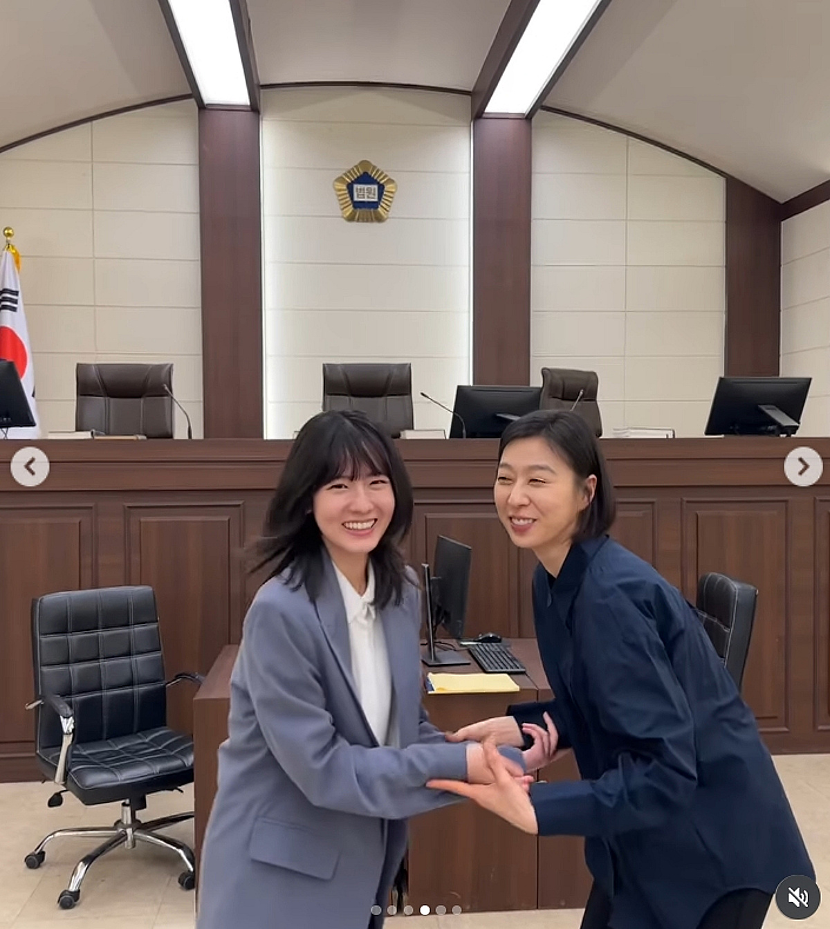 김희철이 또..'우진엄마' 박지연, '우진이 담임' 최지선과 다정한 사진에 "어색하네요" [스타이슈]