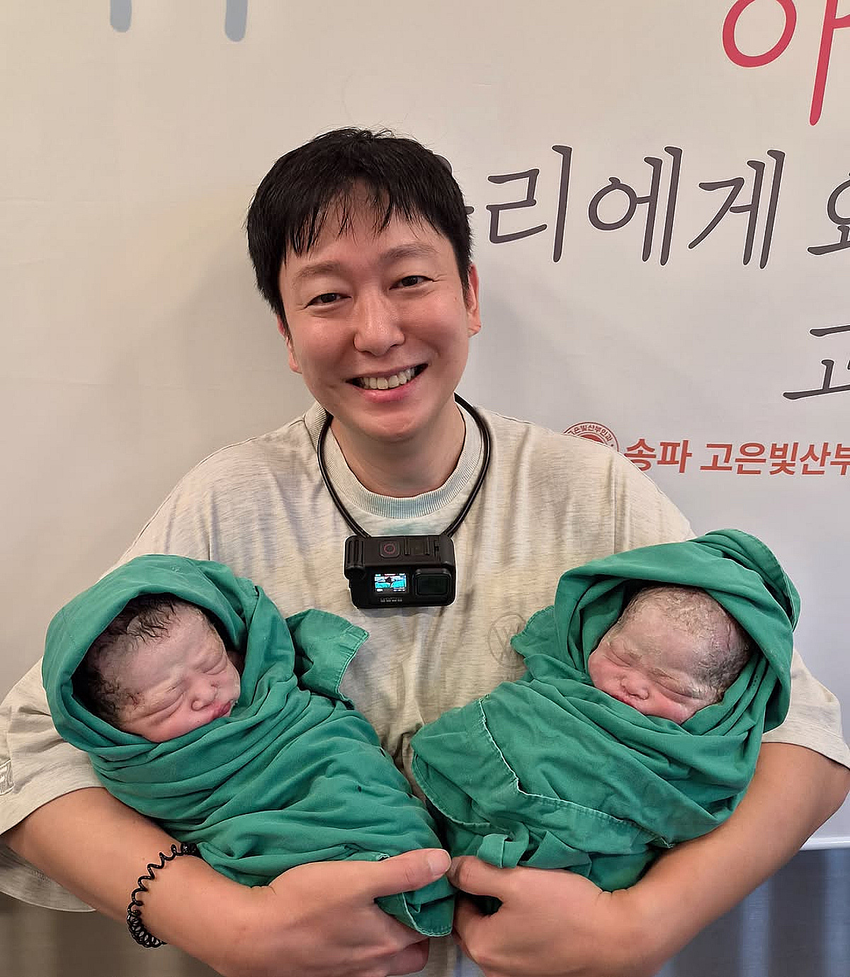 이동진♥김지연, 결혼 9년만 남매 쌍둥이 출산.."럭키비키" [스타이슈]