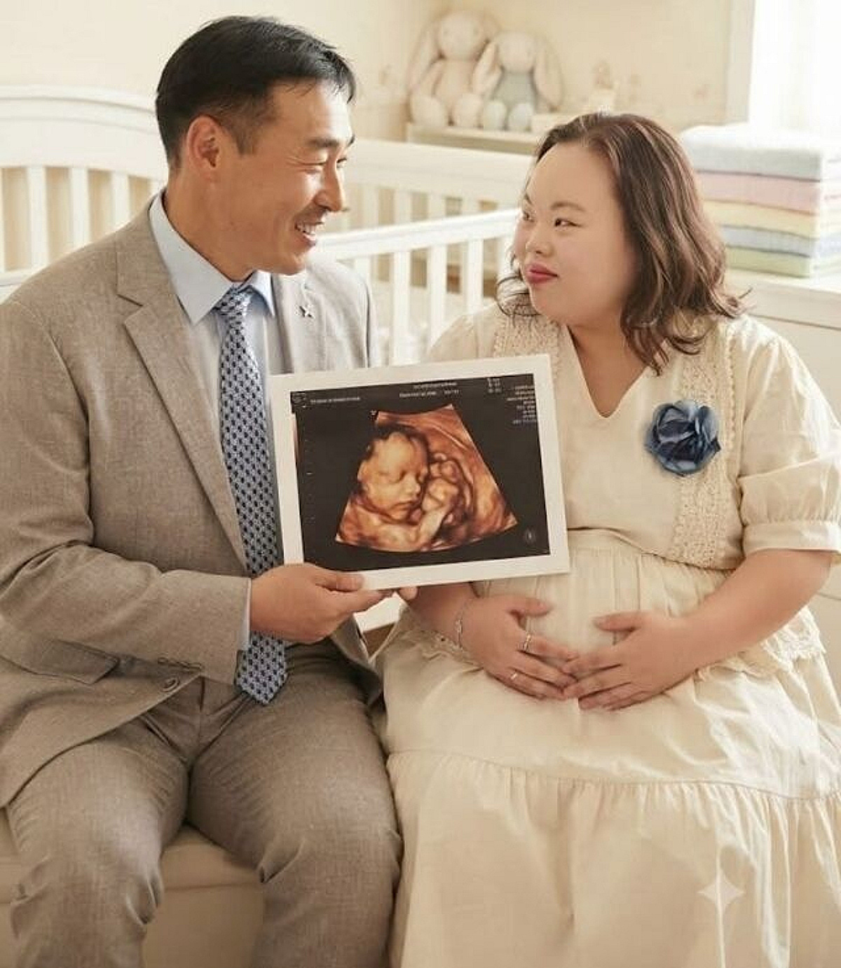 '우블' 한지민 언니, '이혼설' 한달만 '임신'?..서은혜♥조영남, 초음파 사진 확산 '궁금증' 증폭
