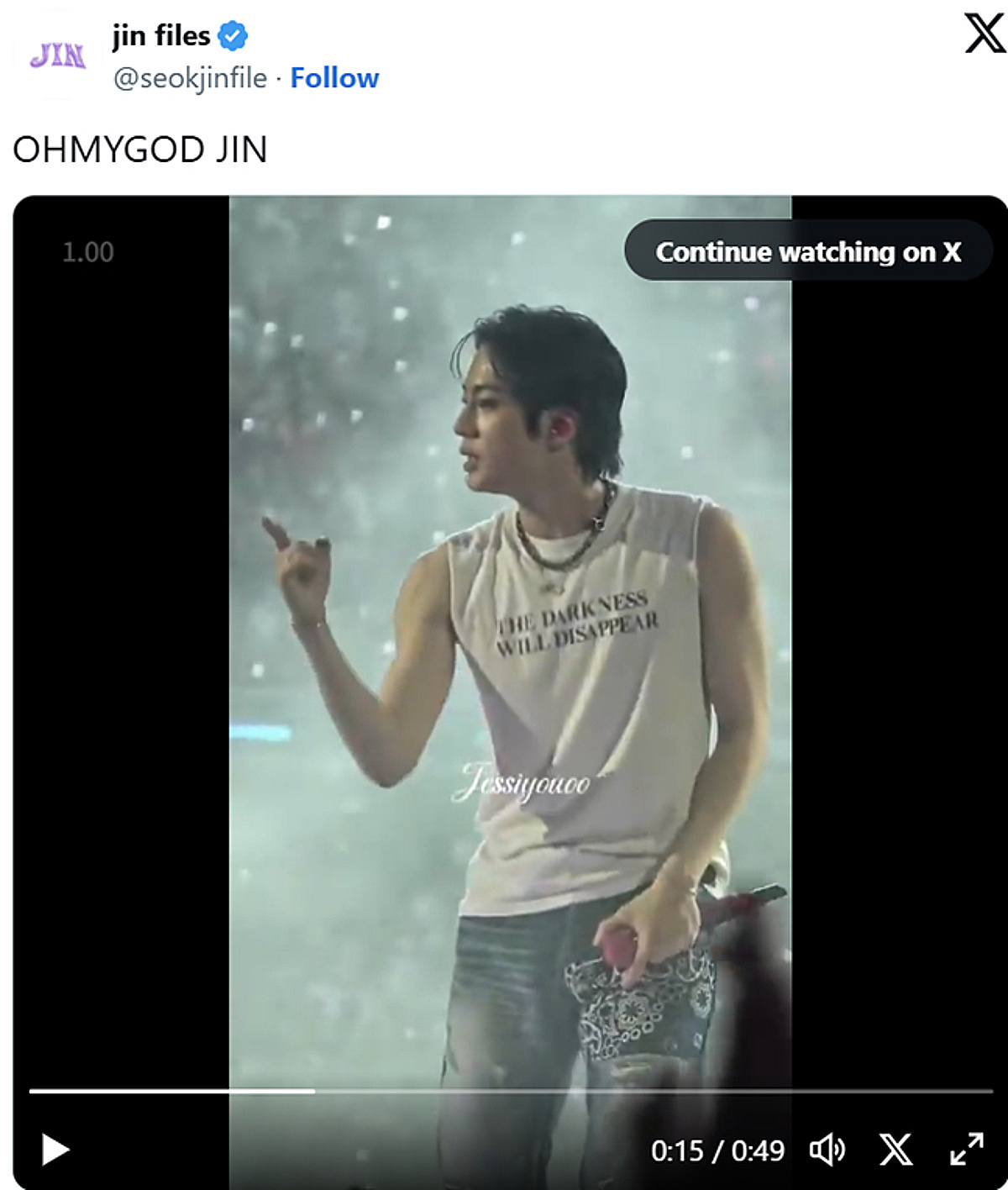 "석진아 유럽은 더워 재킷 벗어!"BTS 진,뮌헨서 민소매 어깨 드러내자 팬 오열[K-EYES]