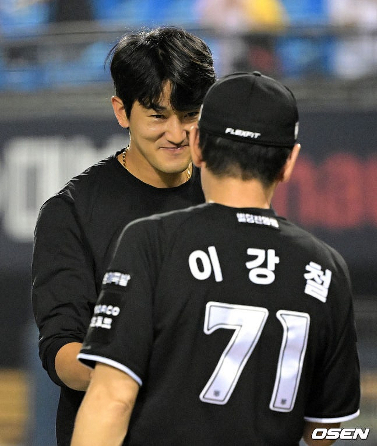 LG 4위 추락→1위 지켜낸 이강철 "고영표 10승 축하, 선수단 모두 고생 많았다"