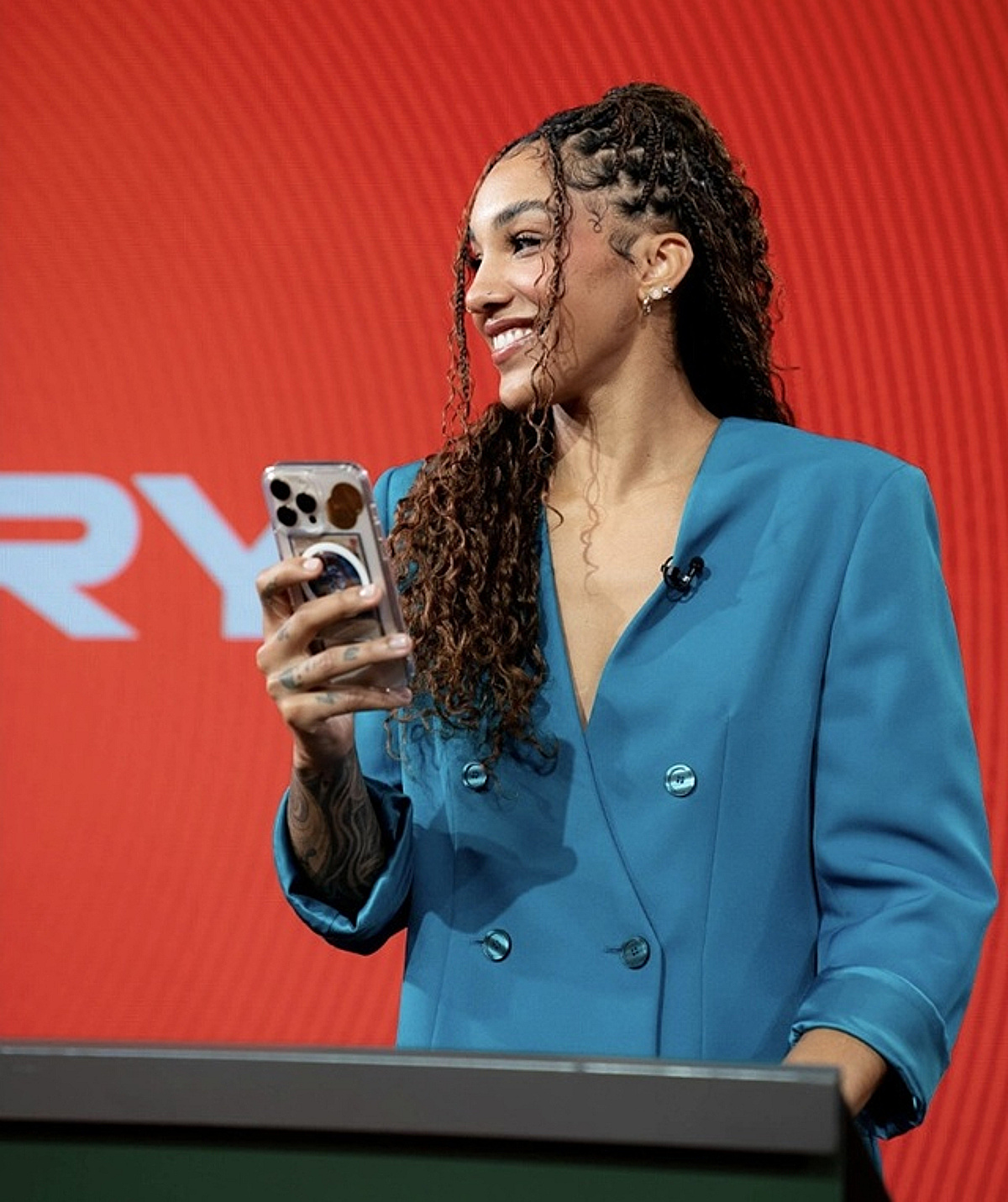 "같은 옷 두 번 안 입어도 돼" WNBA 스타가 밝힌 '조던 후원' 클래스... 매달 최신 제품, 따로 만들어준 신발도 있다