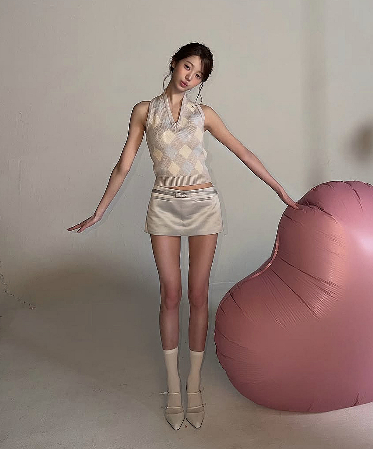 장원영, 요정인지 사람인지 모를 비현실적 자태