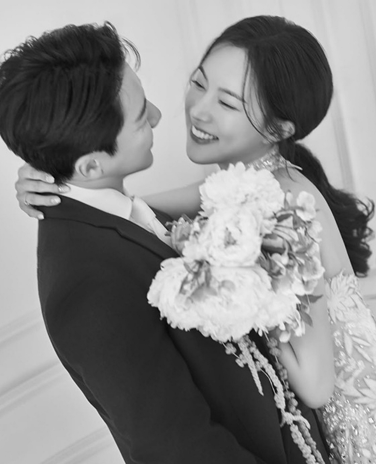 '8월 결혼' 김나희, '남주혁 닮은꼴' ♥예비 신랑 공개..훈훈한 외모